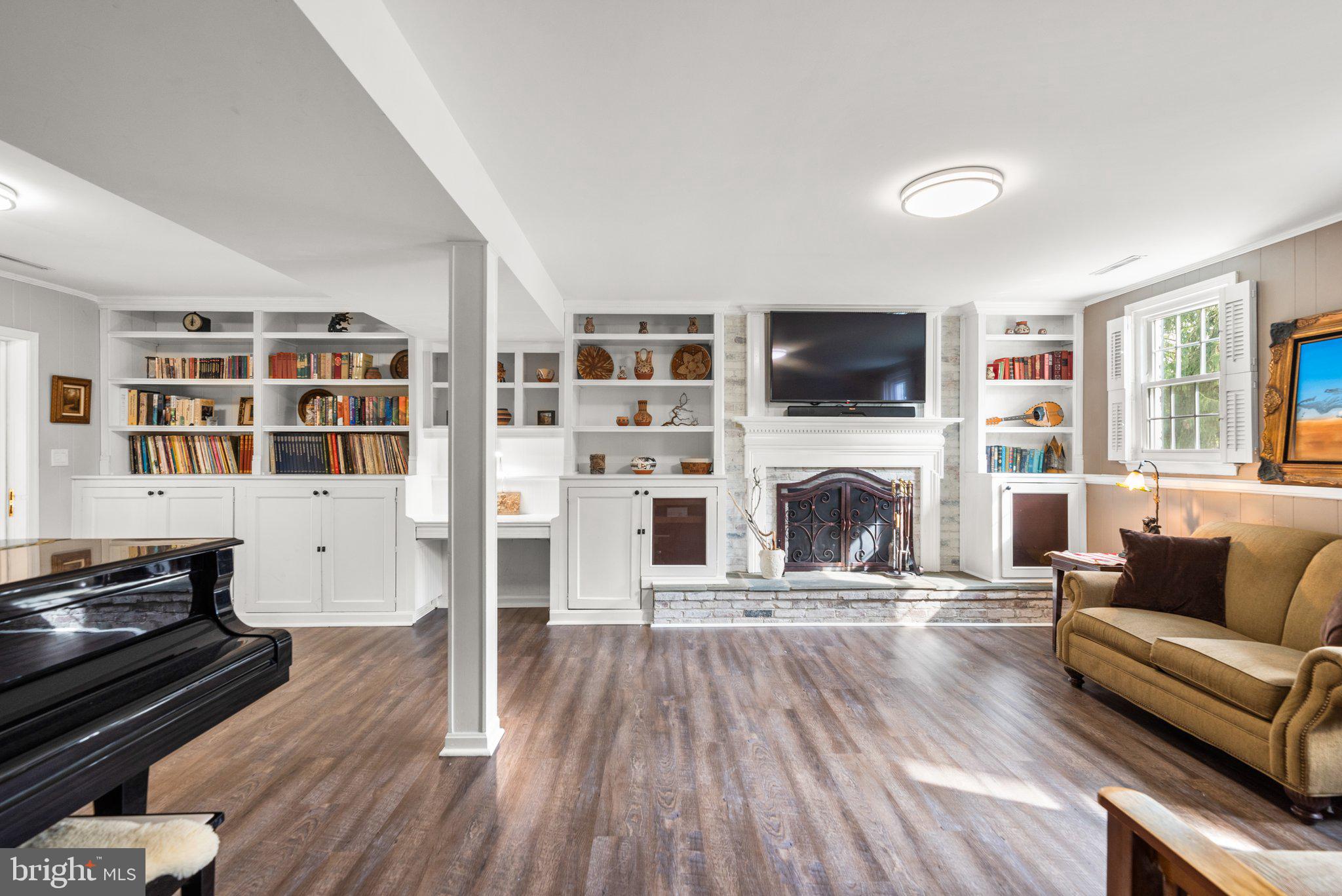 387 HARTMAN DRIVE