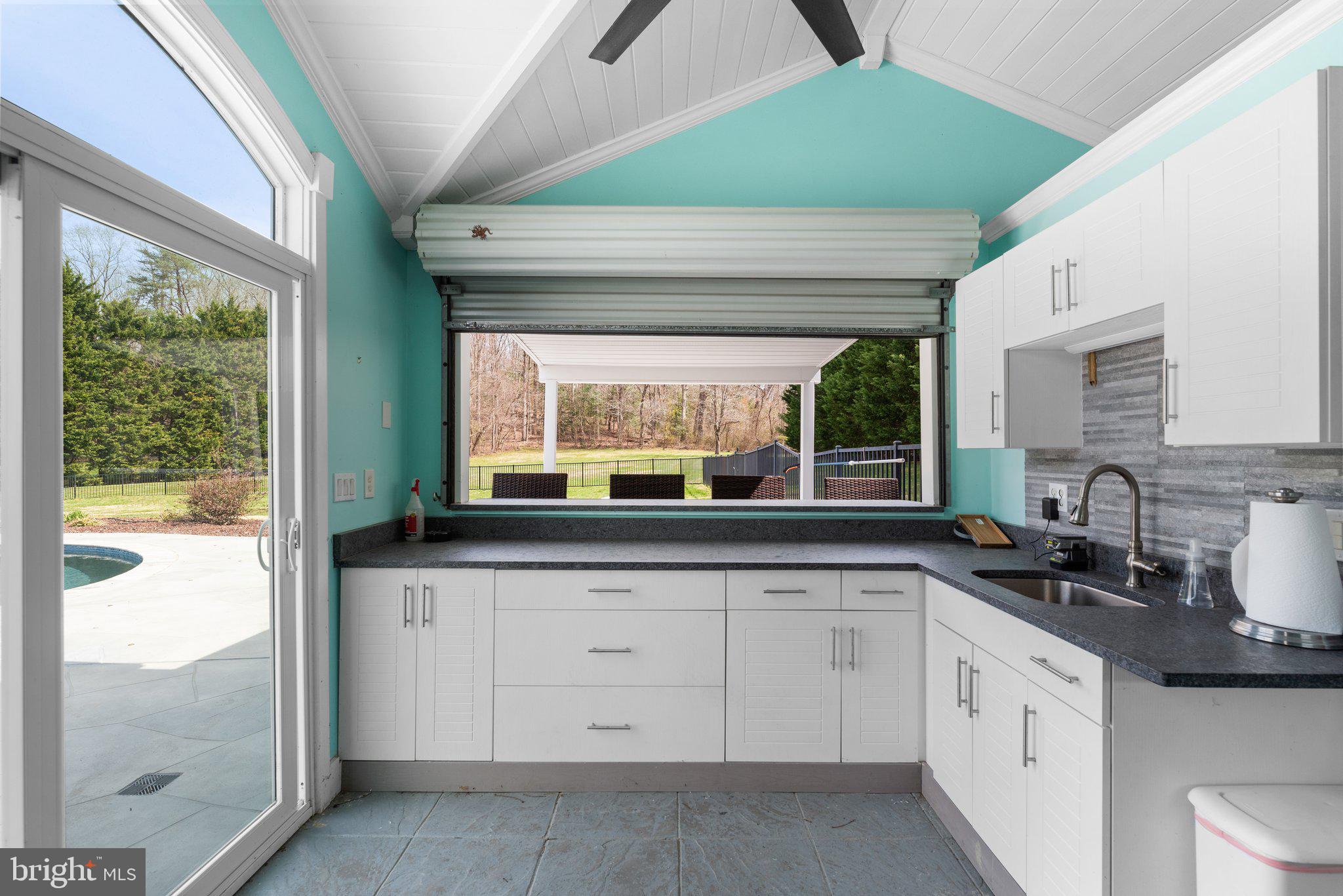 1709 BEARDS CREEK COURT