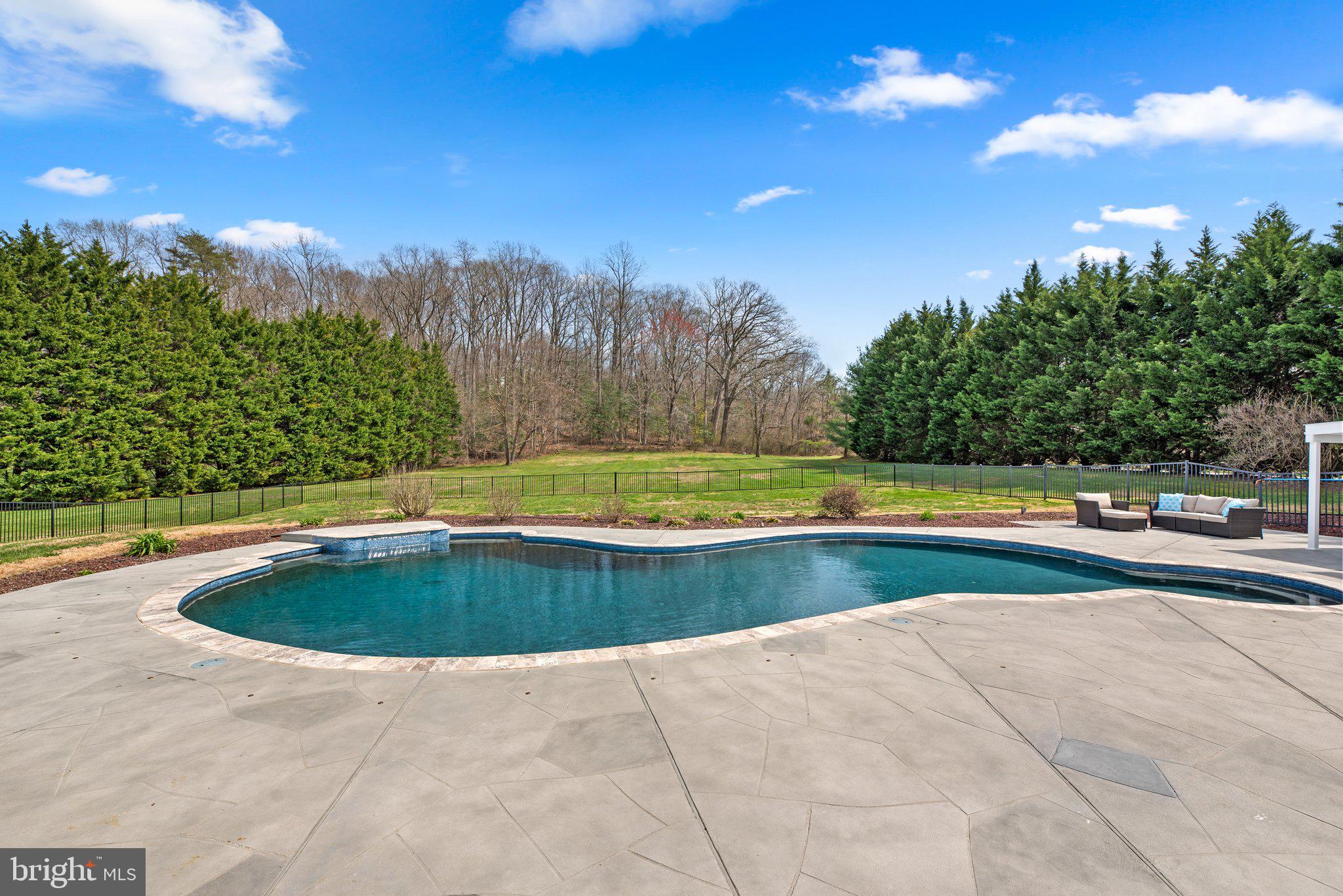 1709 BEARDS CREEK COURT