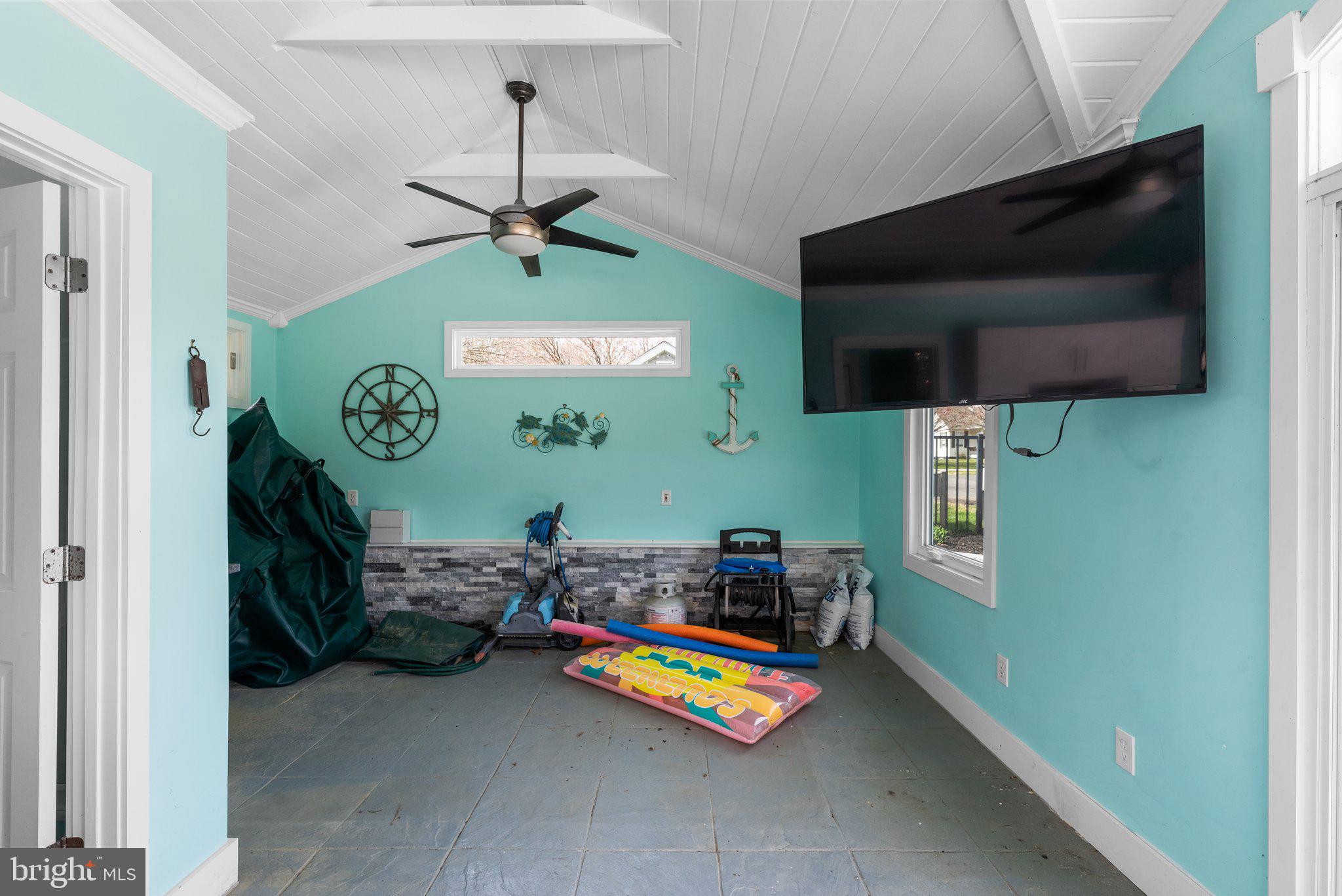 1709 BEARDS CREEK COURT