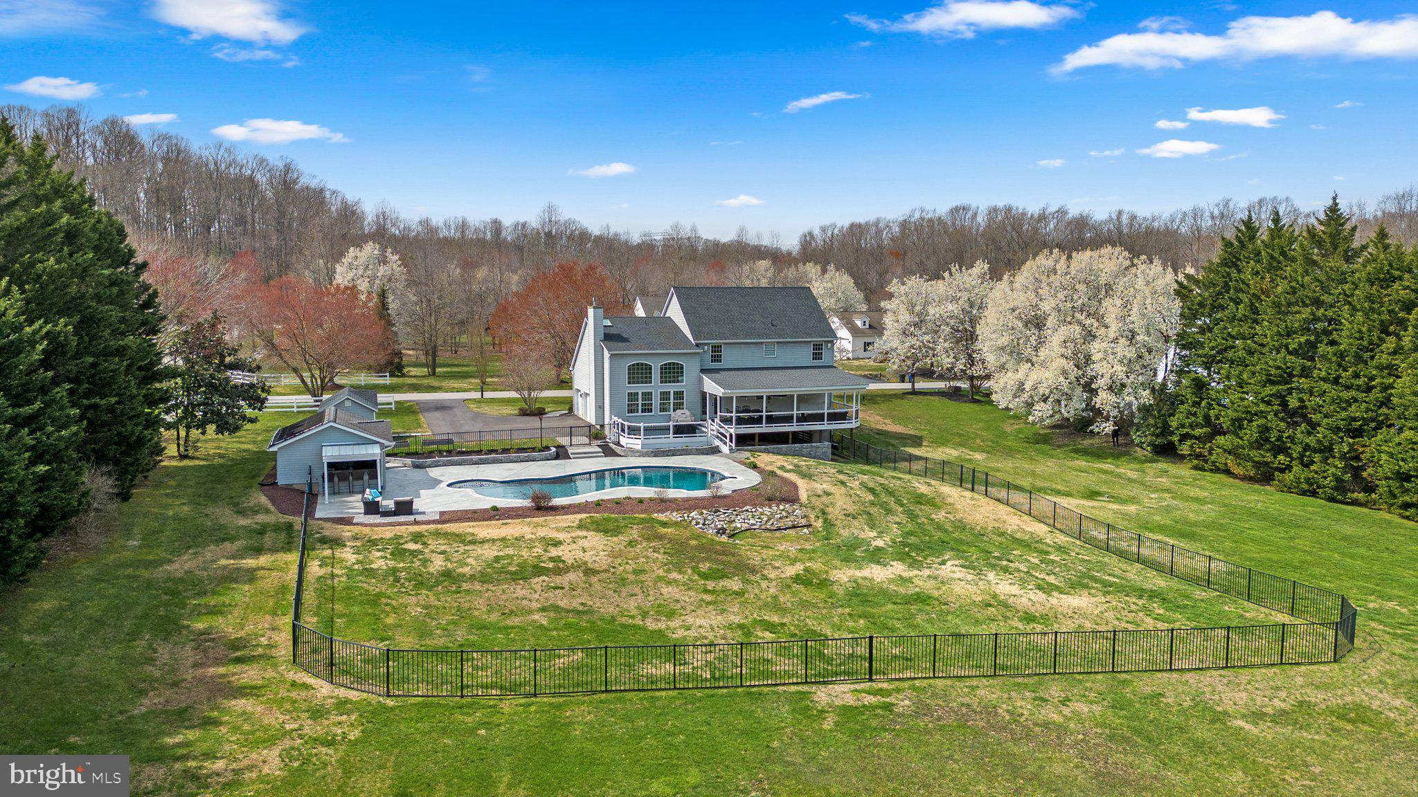 1709 BEARDS CREEK COURT