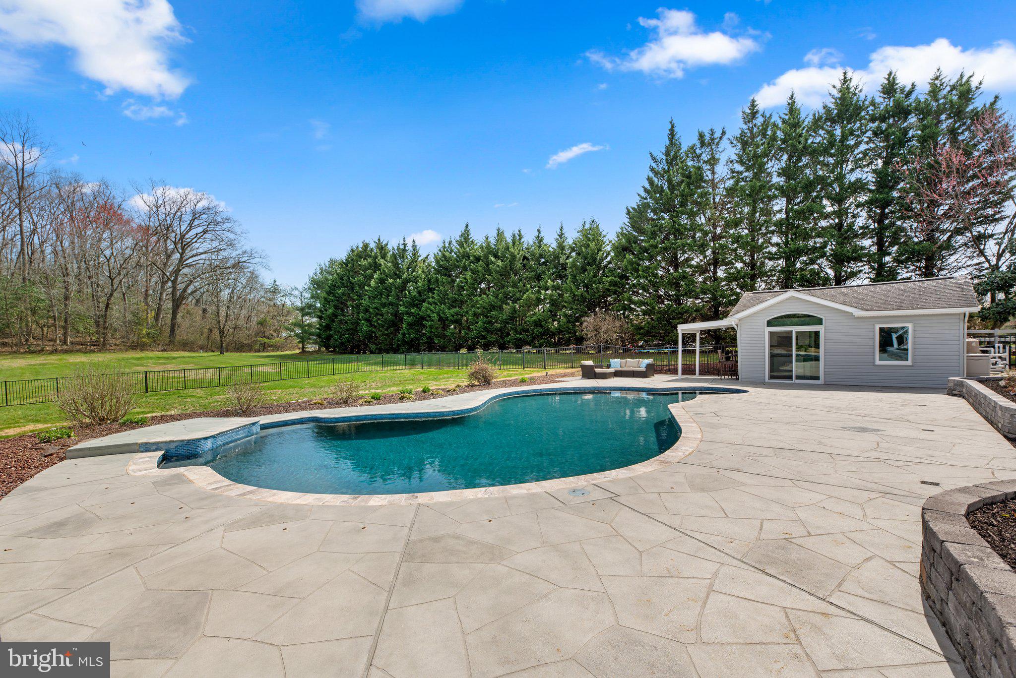 1709 BEARDS CREEK COURT