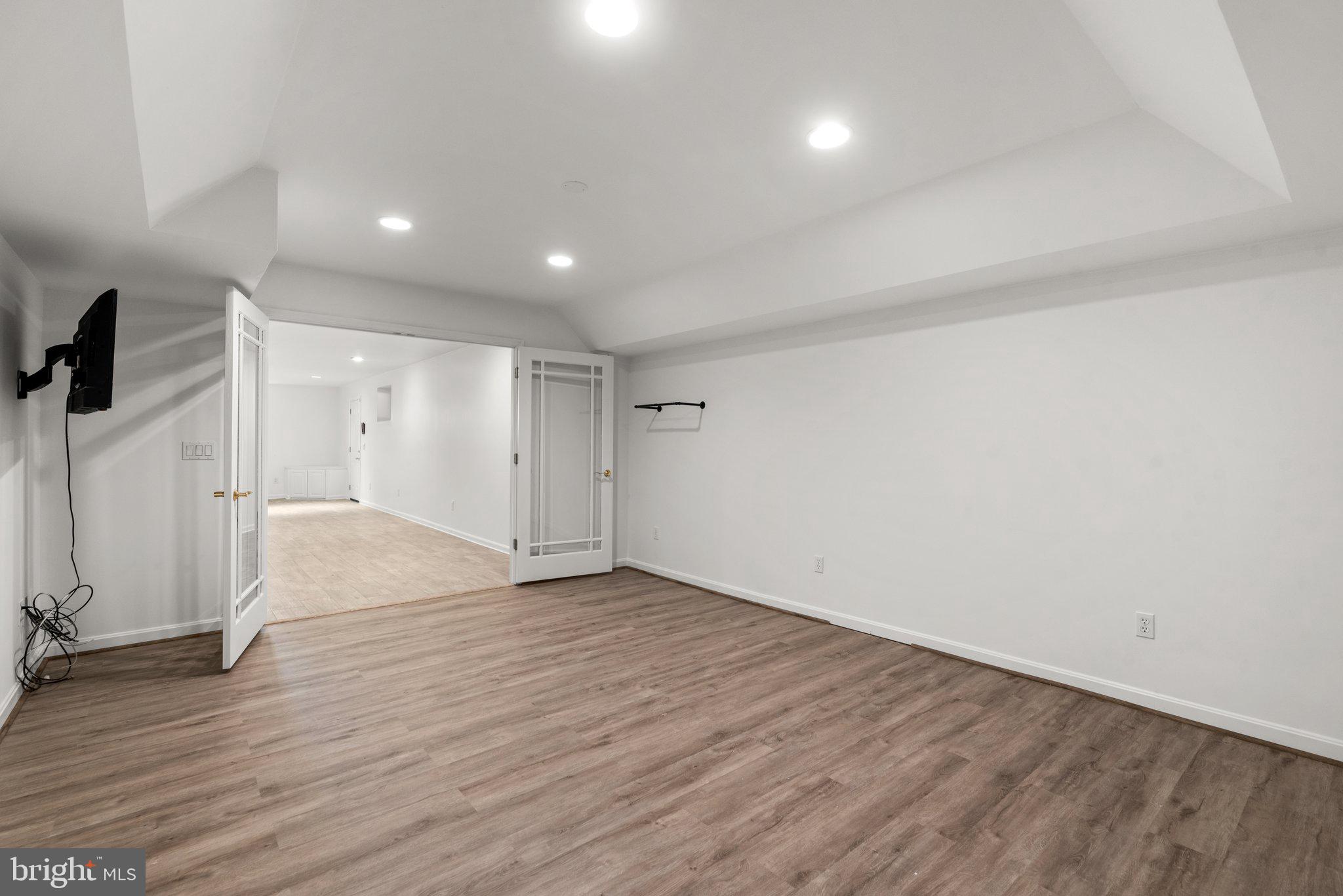 1709 BEARDS CREEK COURT