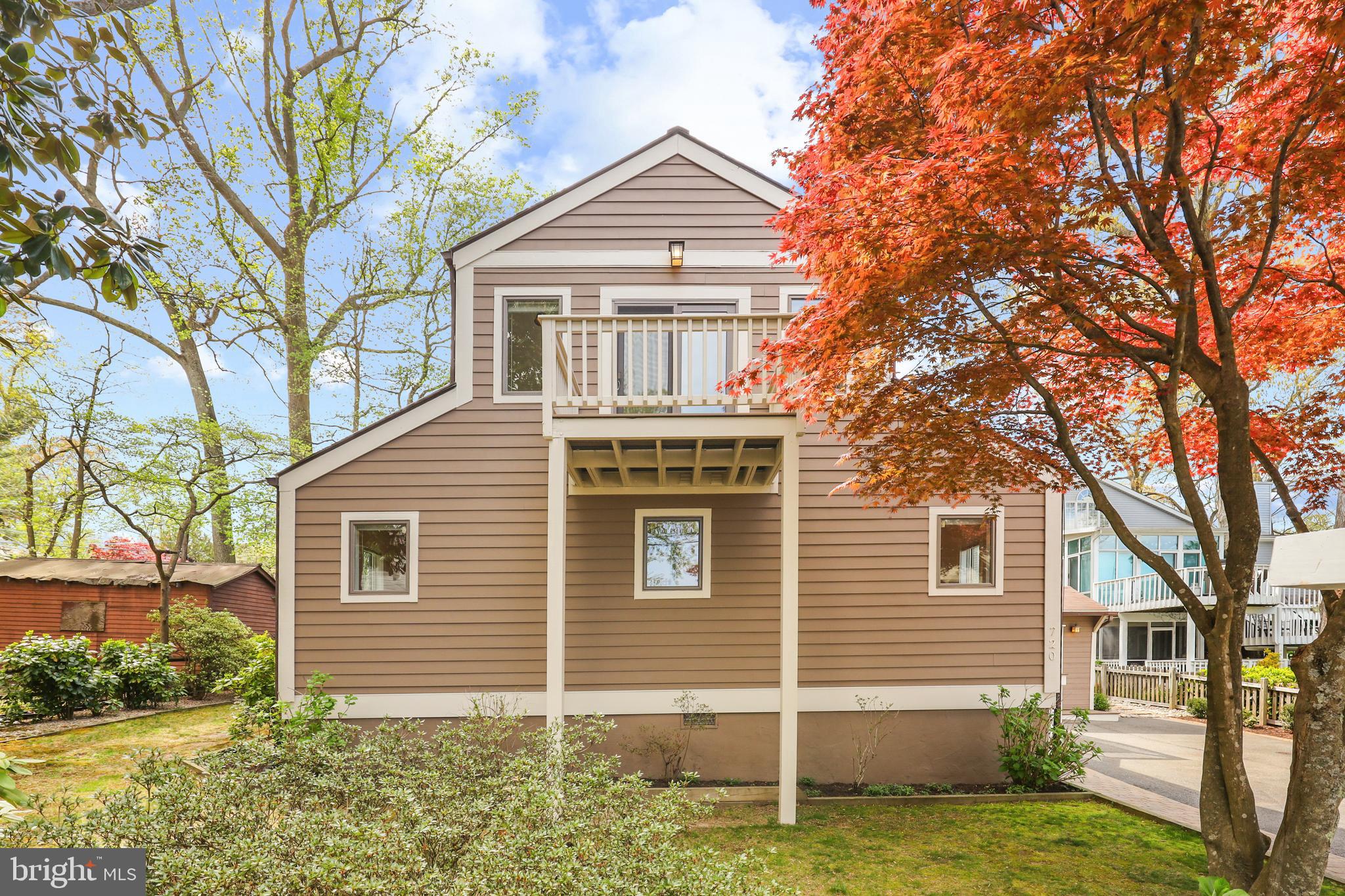 720 N RIVERSIDE DRIVE