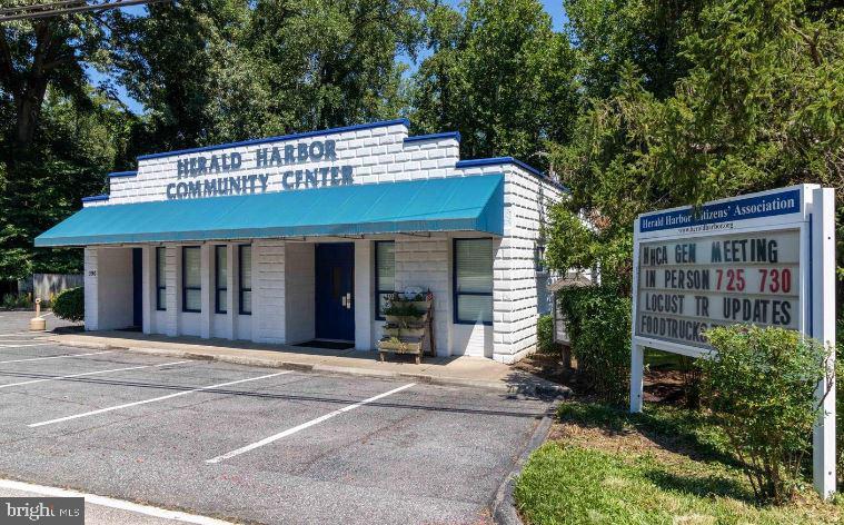 720 N RIVERSIDE DRIVE