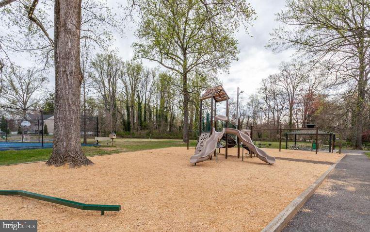 720 N RIVERSIDE DRIVE