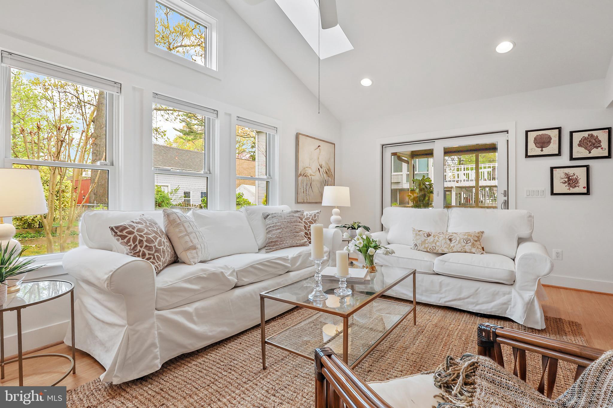 720 N RIVERSIDE DRIVE