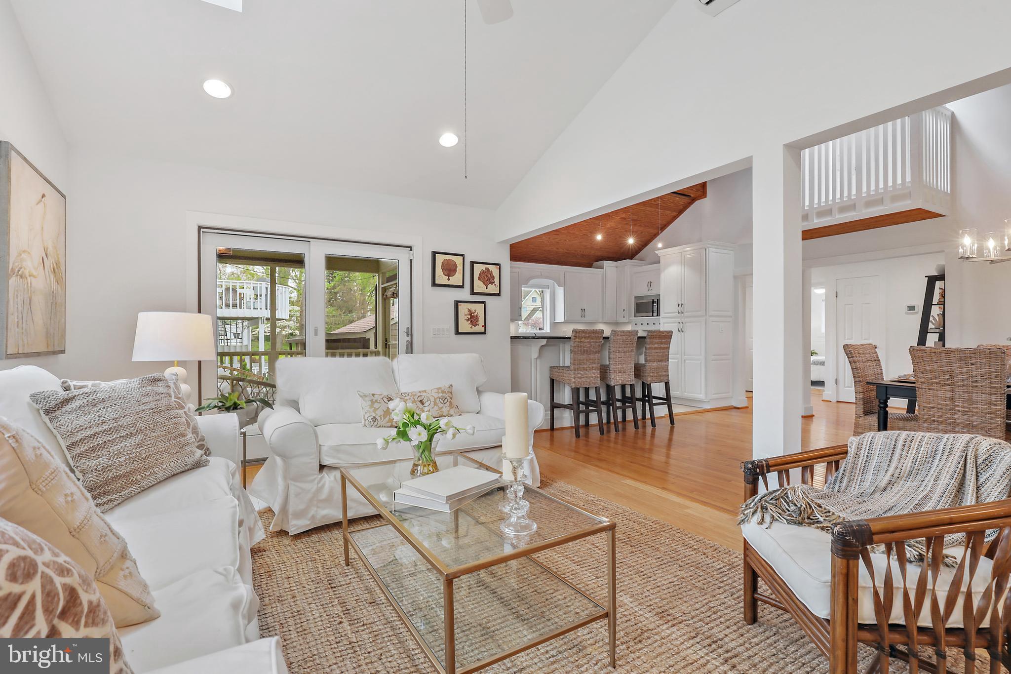 720 N RIVERSIDE DRIVE