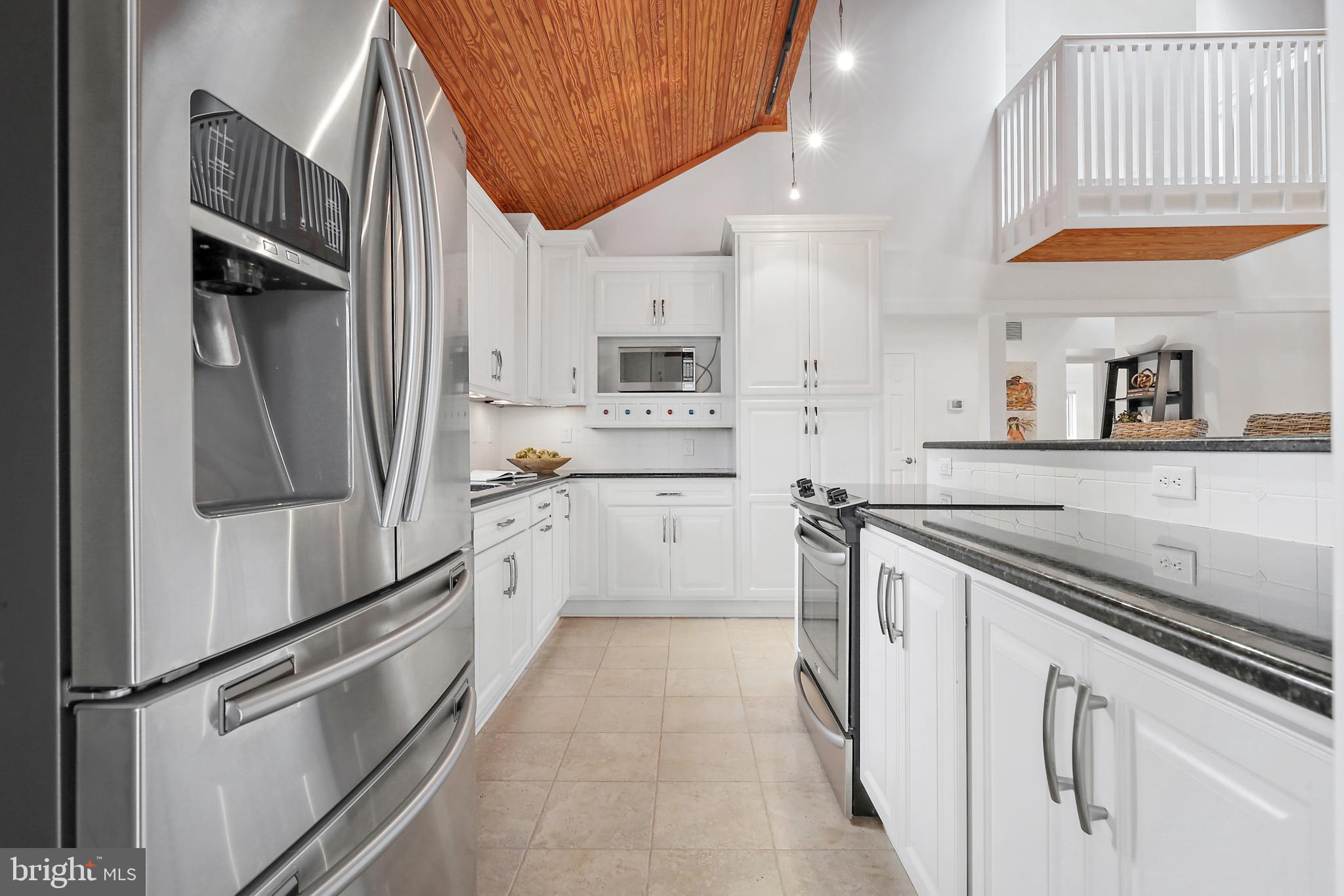 720 N RIVERSIDE DRIVE