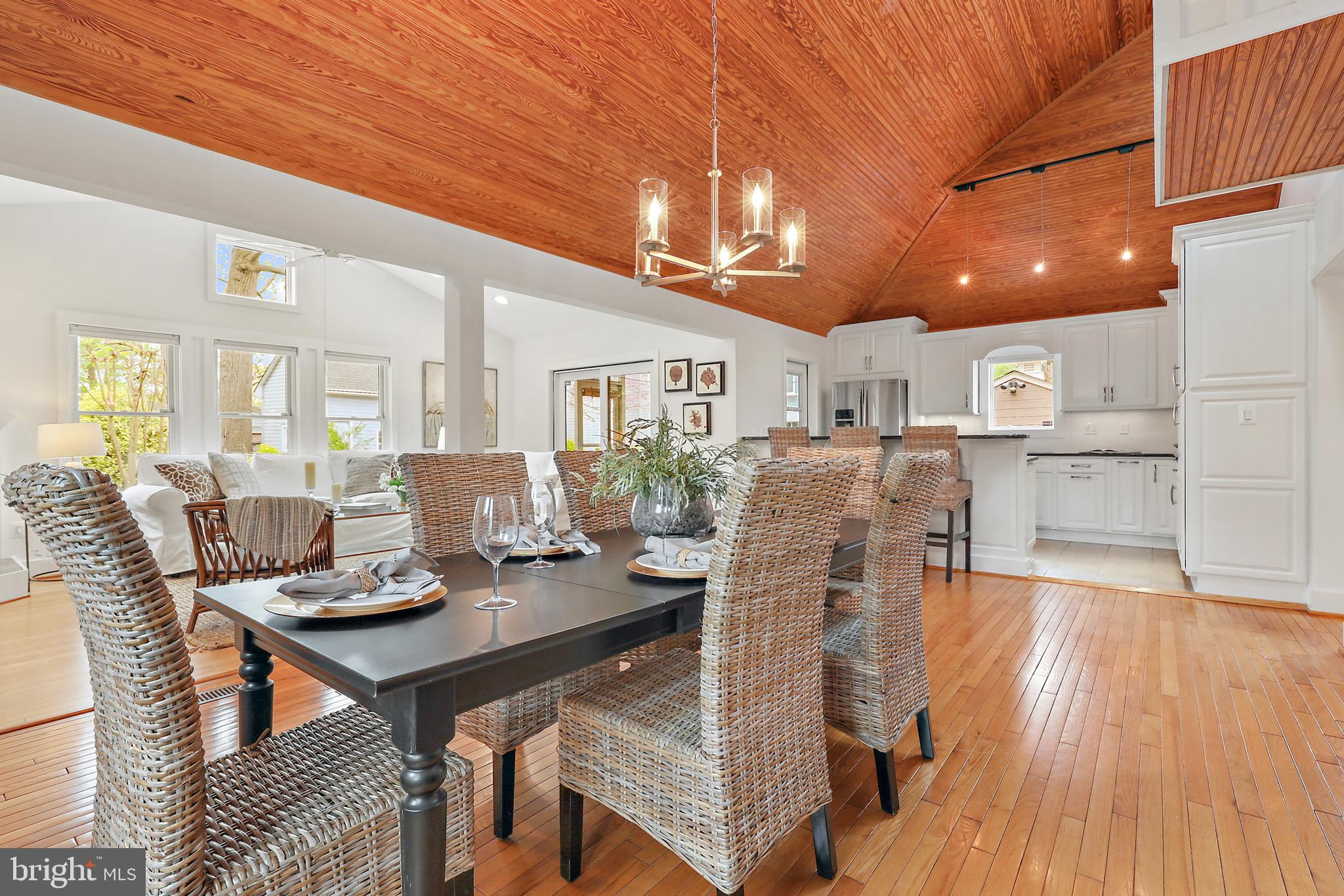 720 N RIVERSIDE DRIVE