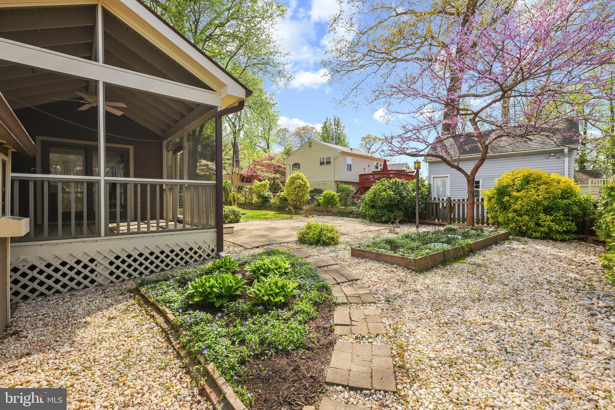 720 N RIVERSIDE DRIVE