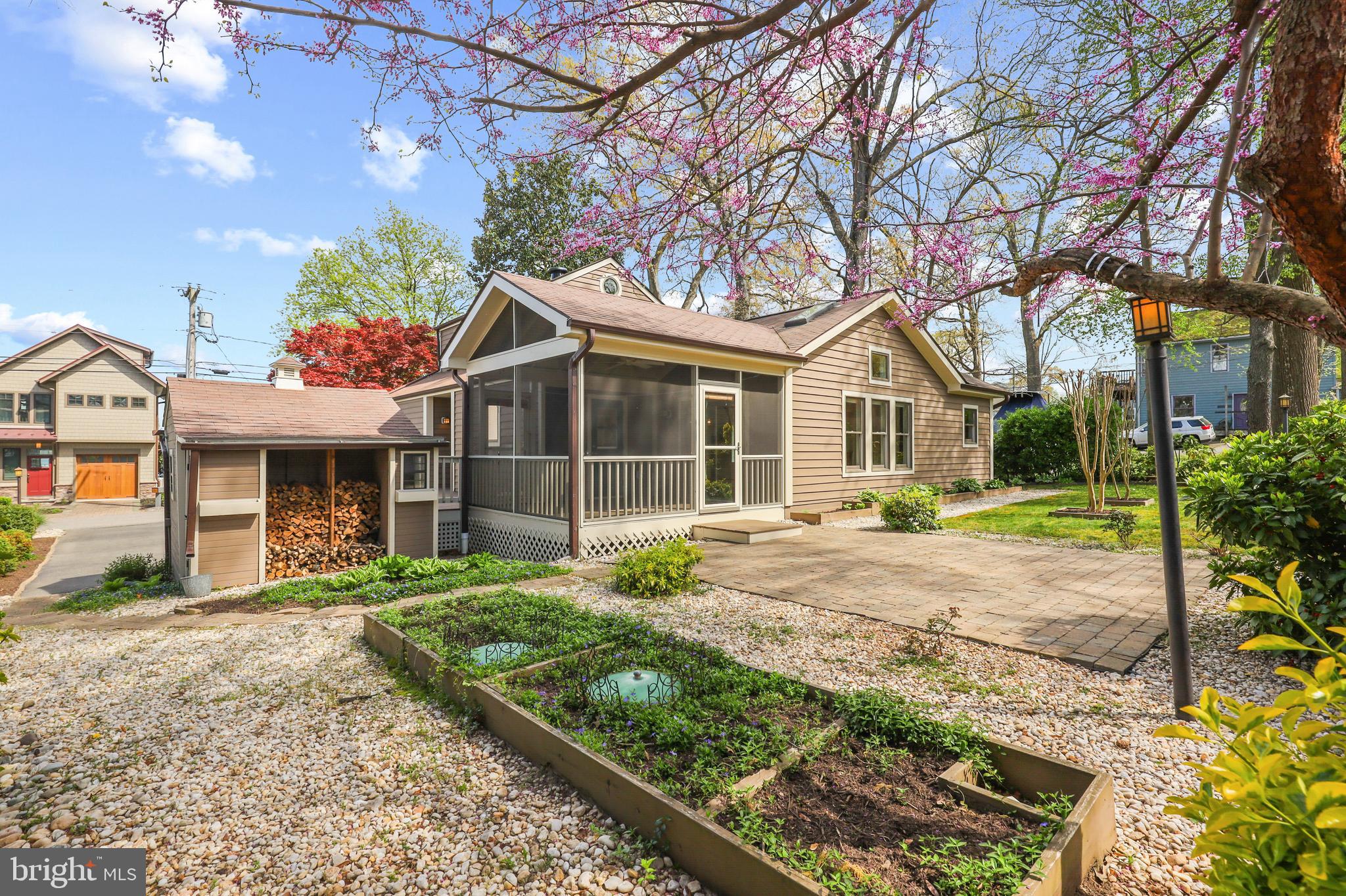 720 N RIVERSIDE DRIVE