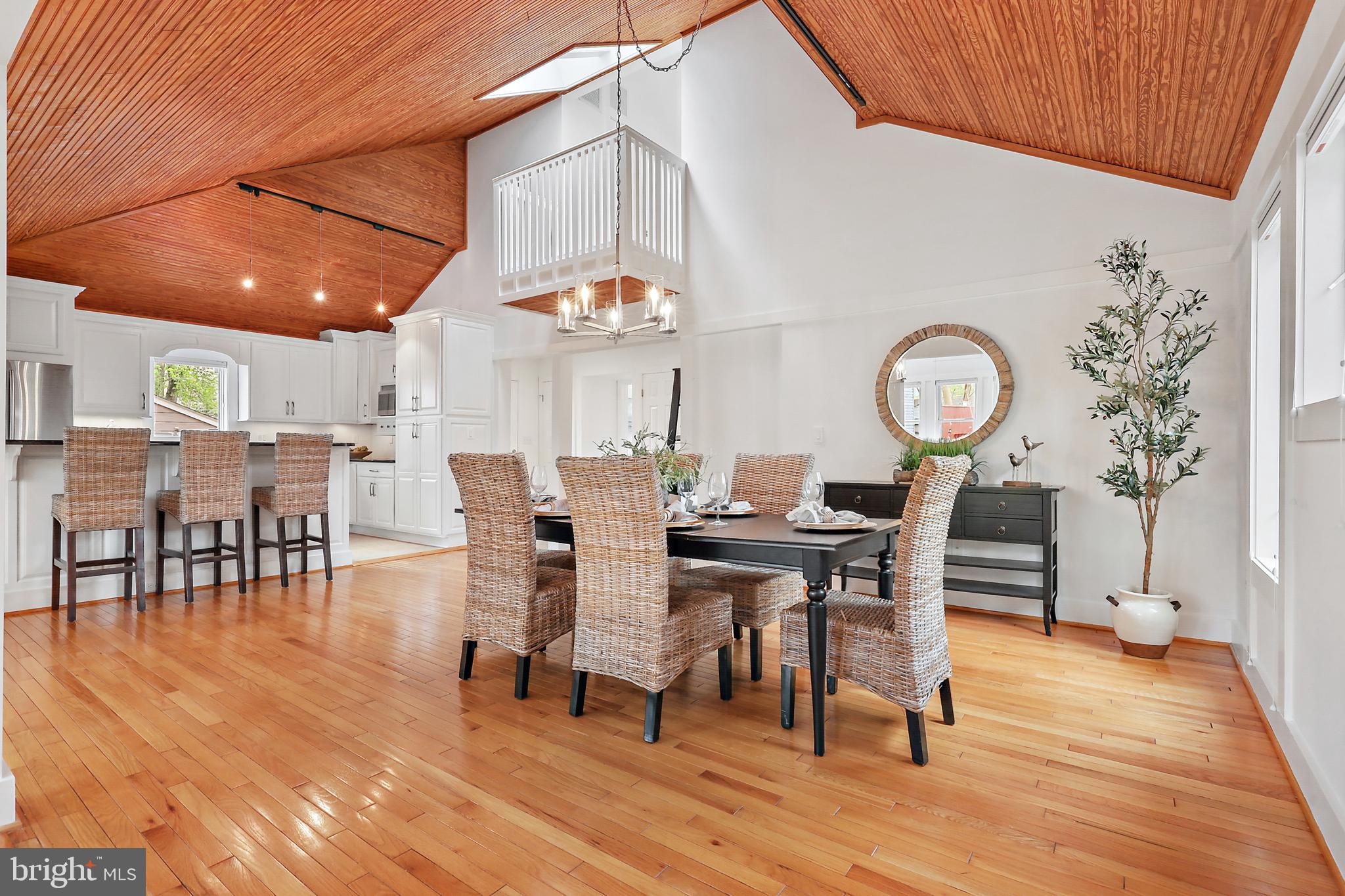 720 N RIVERSIDE DRIVE