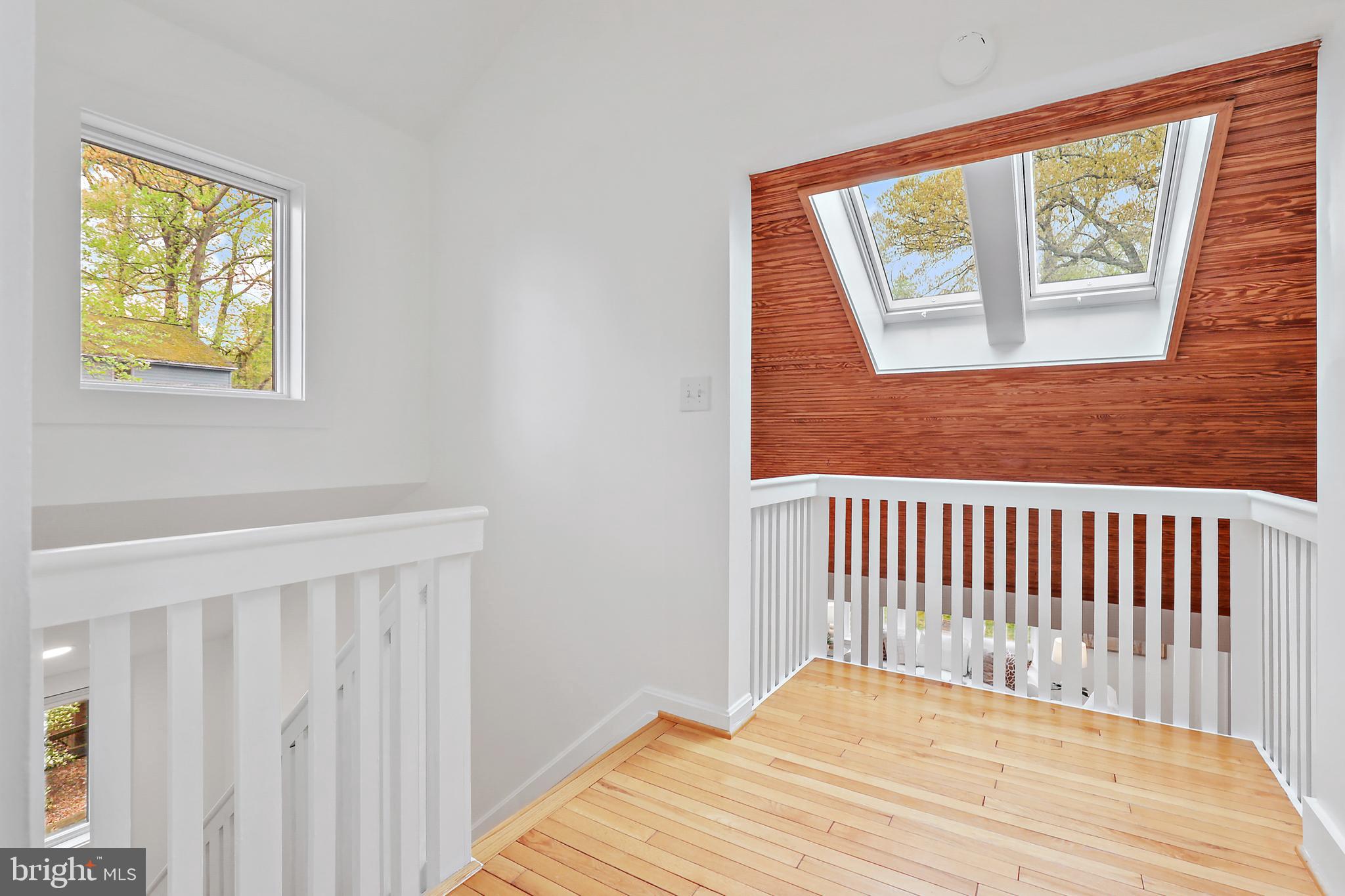 720 N RIVERSIDE DRIVE