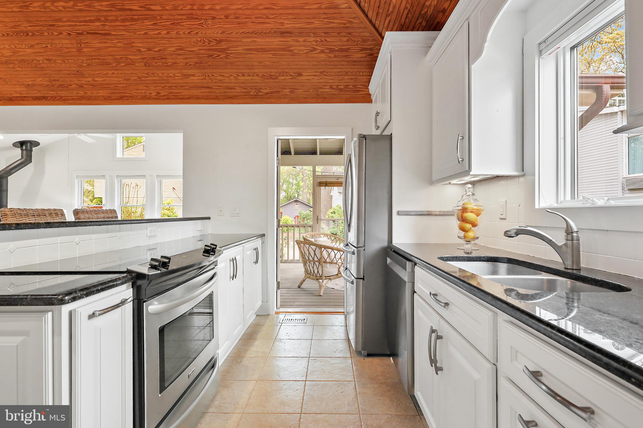 720 N RIVERSIDE DRIVE