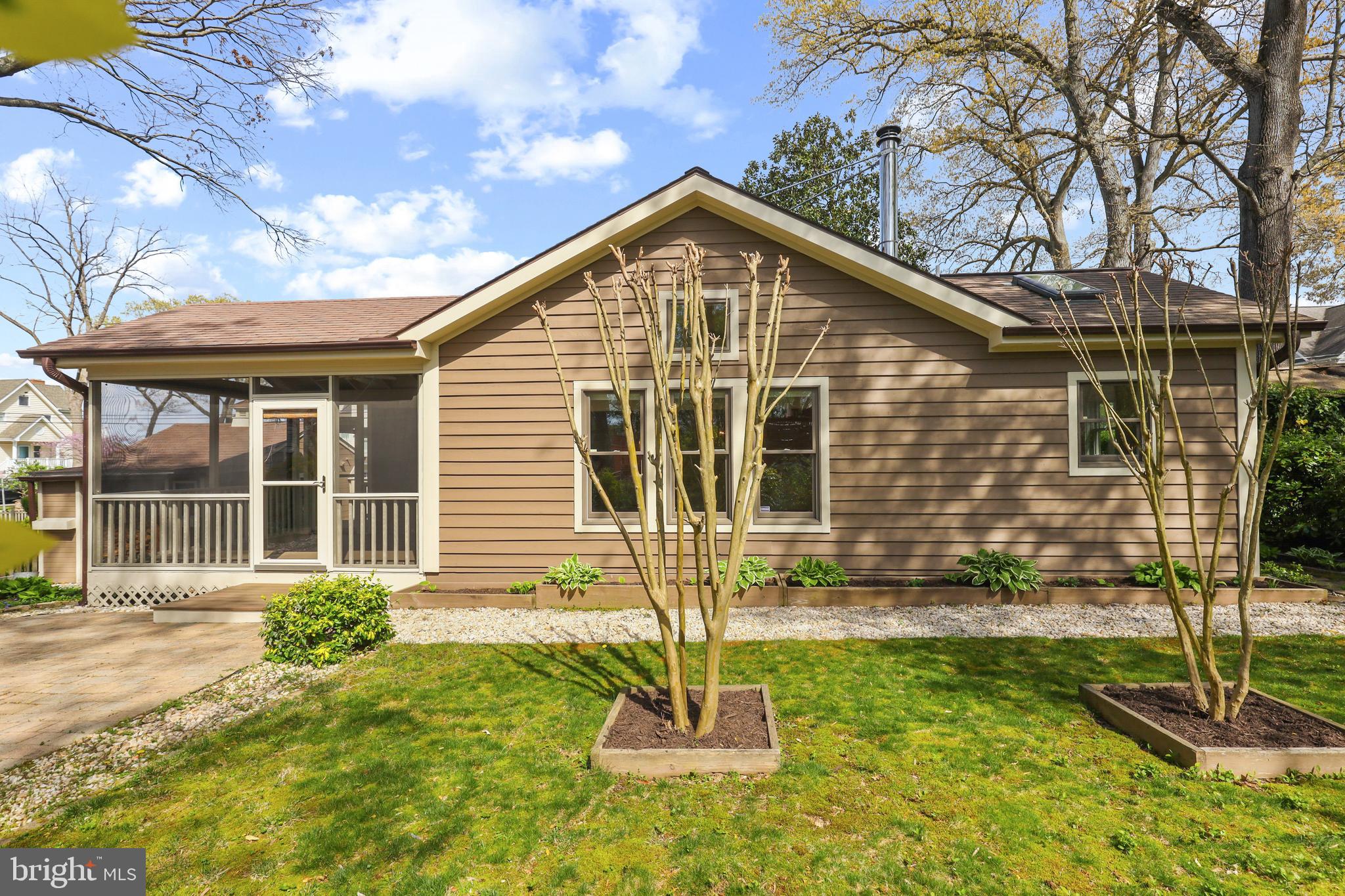 720 N RIVERSIDE DRIVE