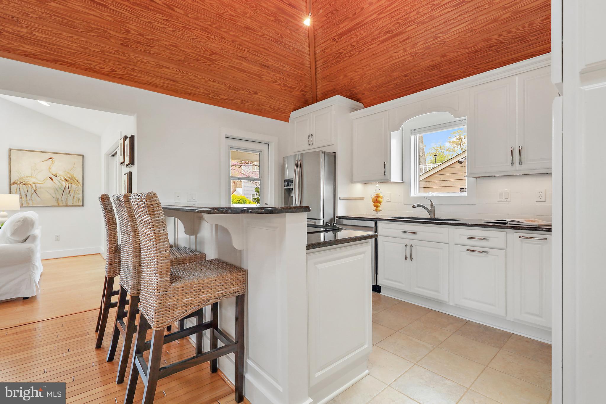 720 N RIVERSIDE DRIVE