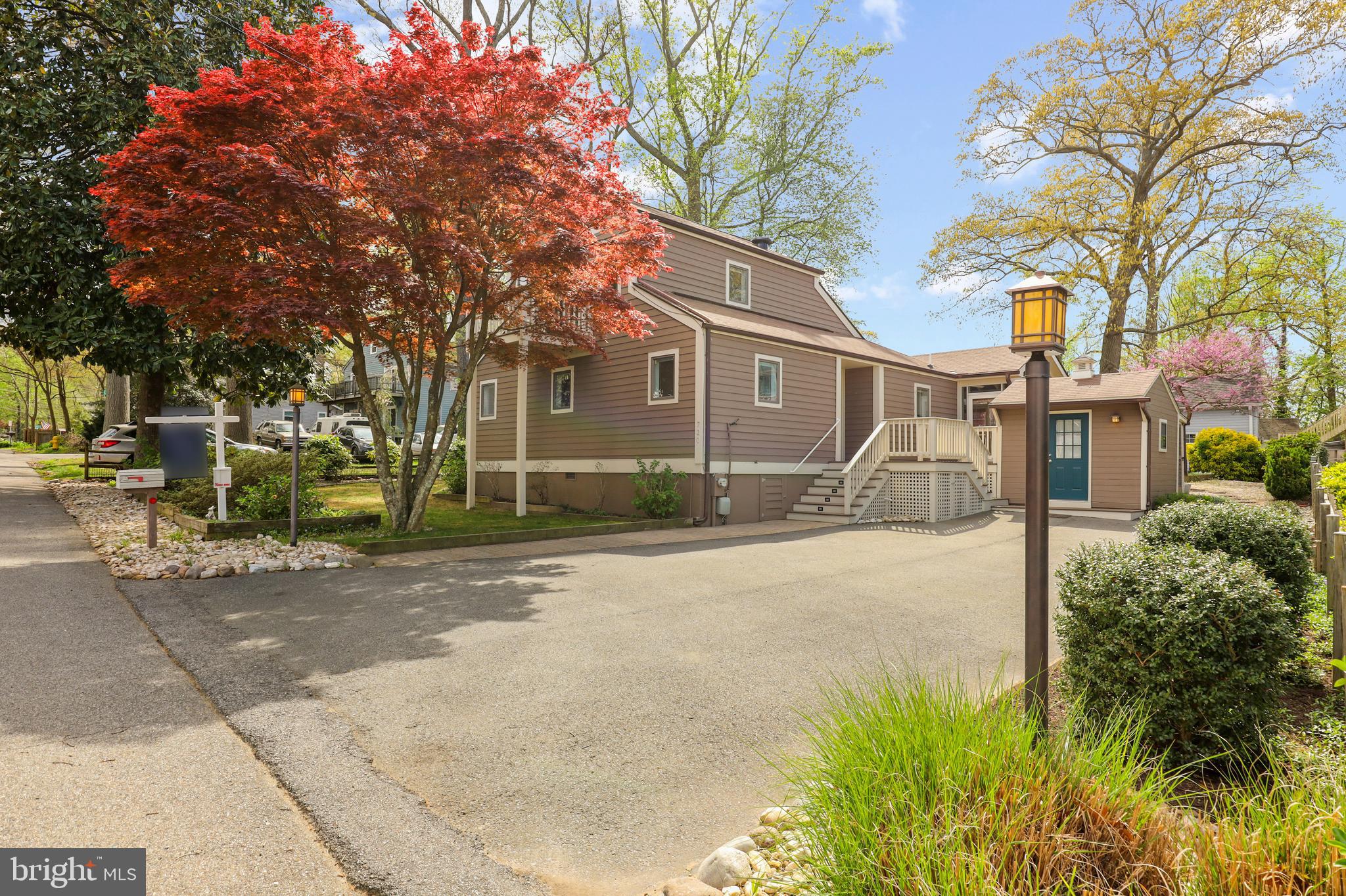 720 N RIVERSIDE DRIVE