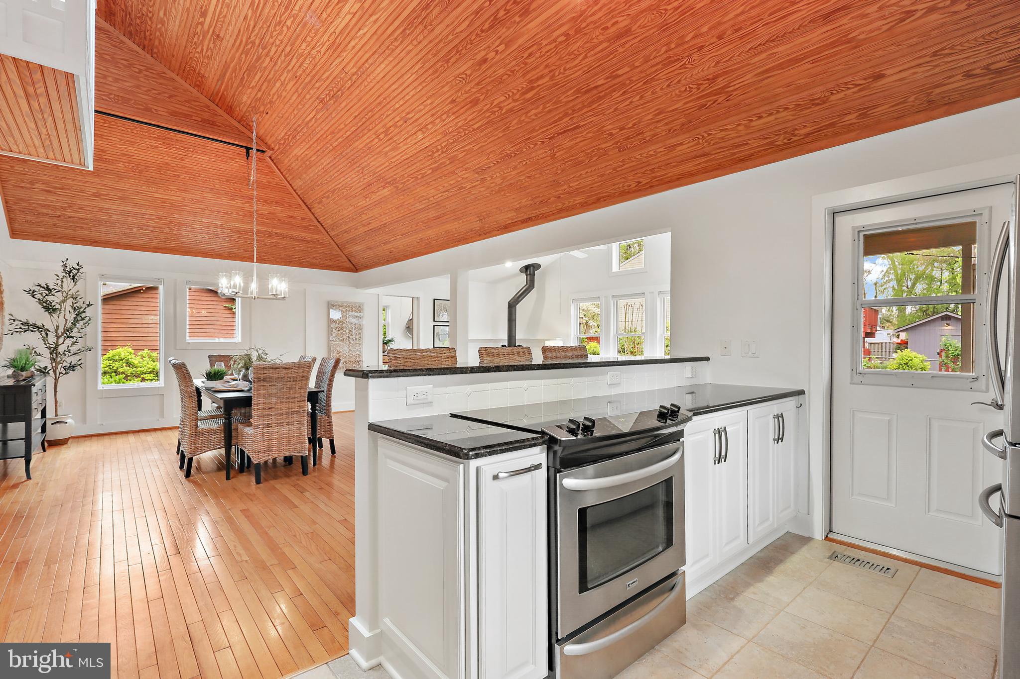 720 N RIVERSIDE DRIVE