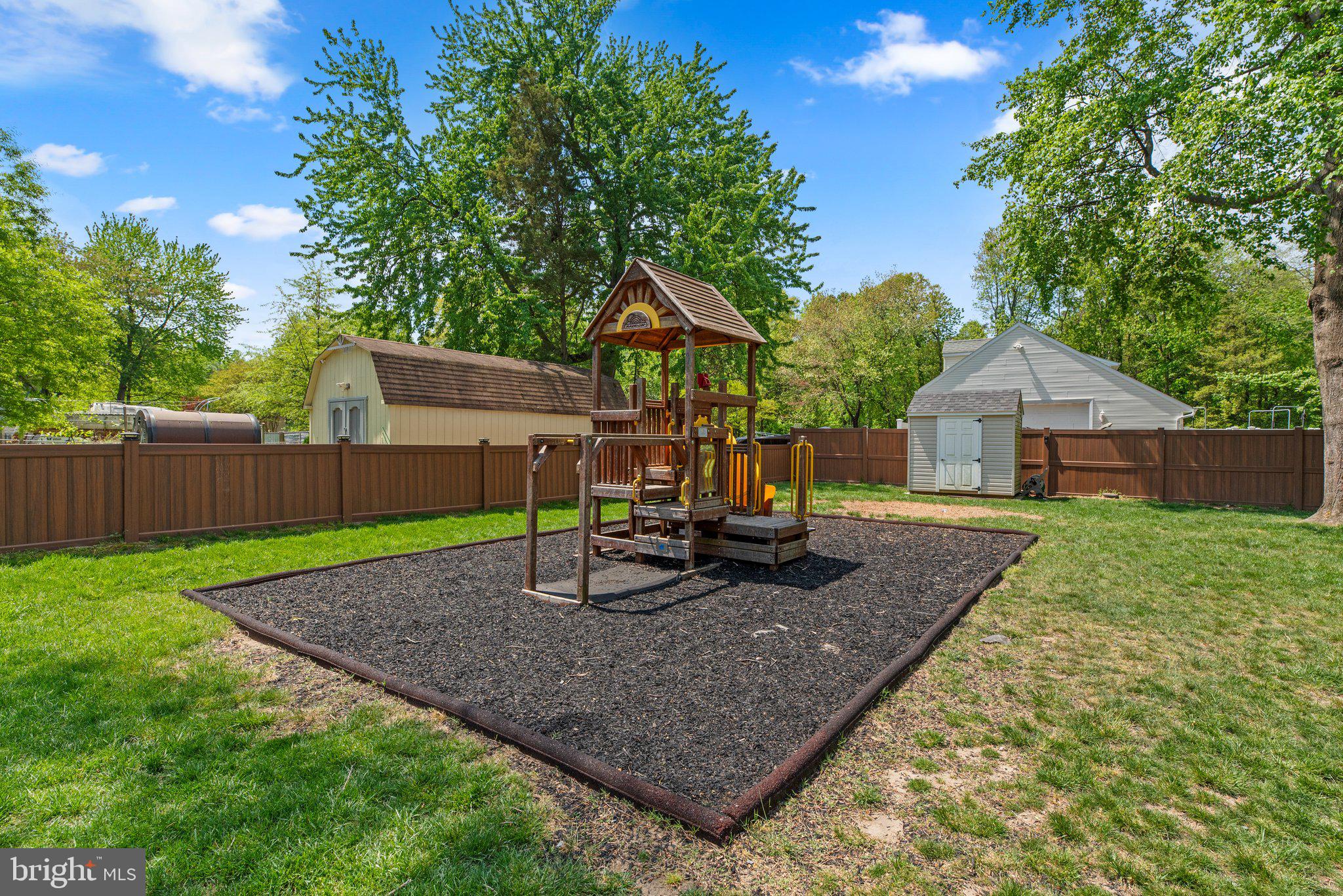 865 BUCKINGHAM COVE ROAD