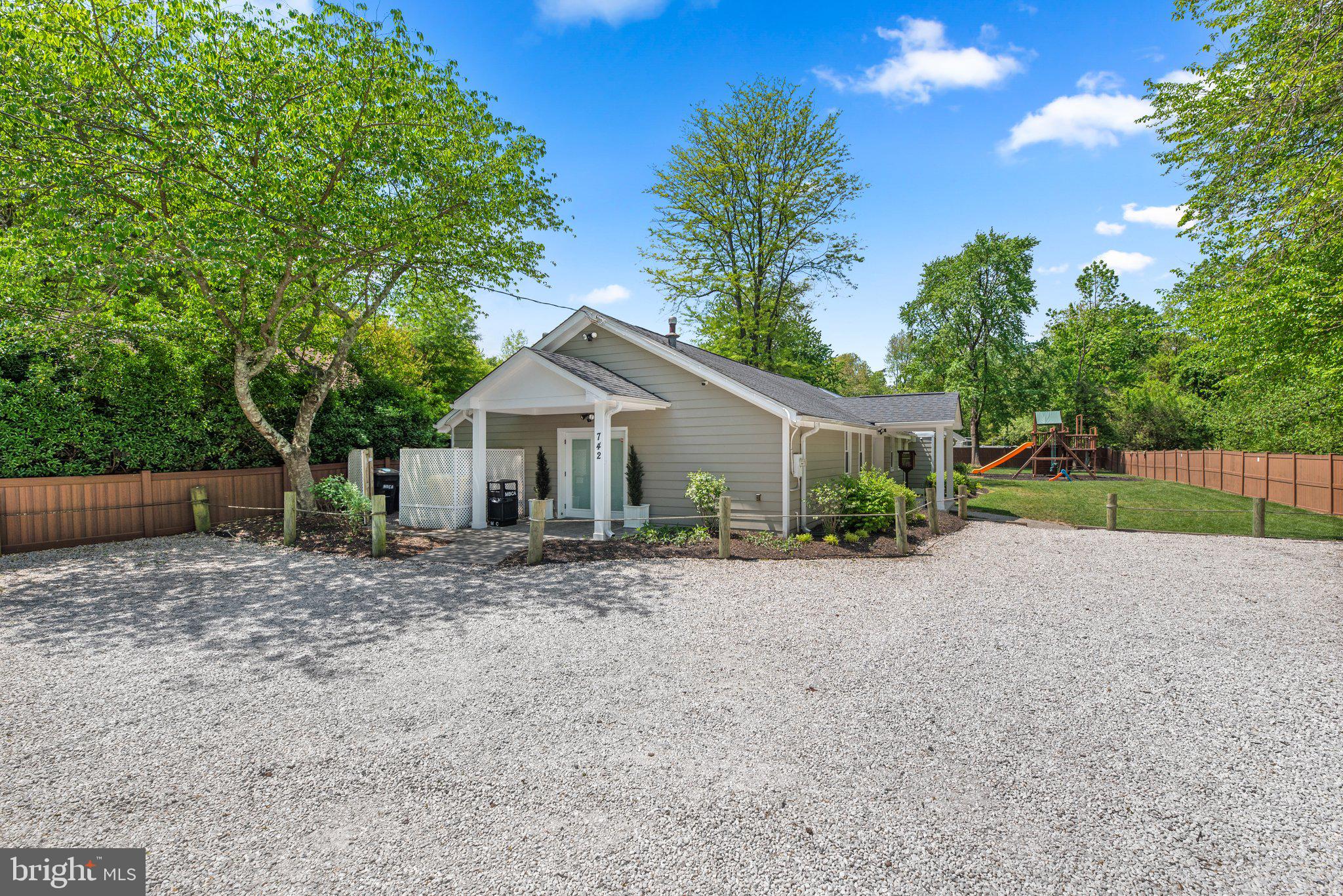 865 BUCKINGHAM COVE ROAD