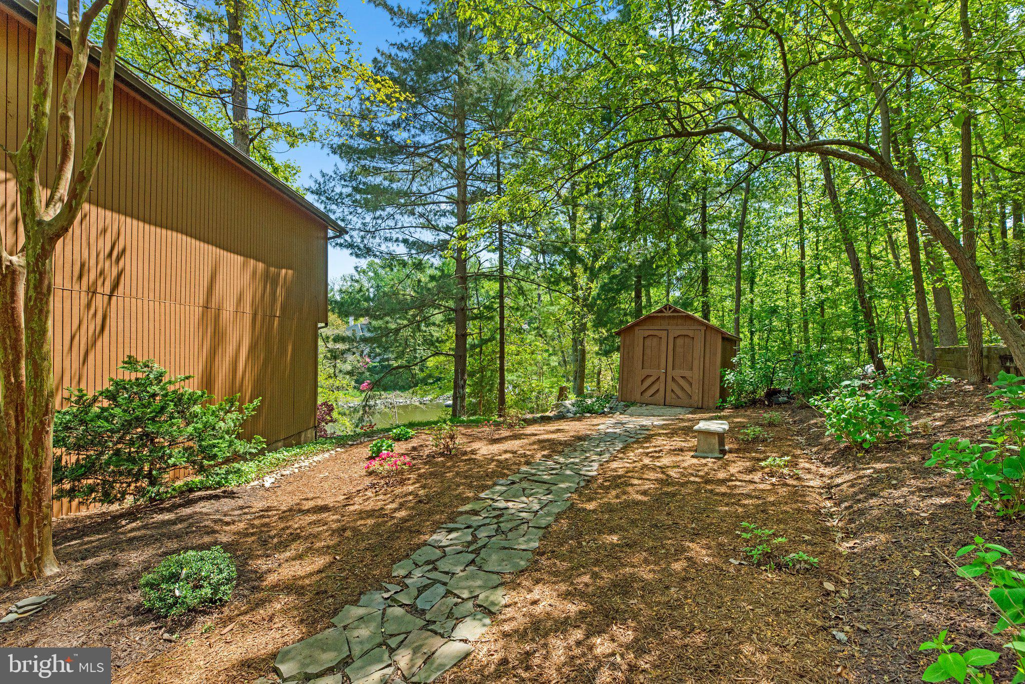 865 BUCKINGHAM COVE ROAD