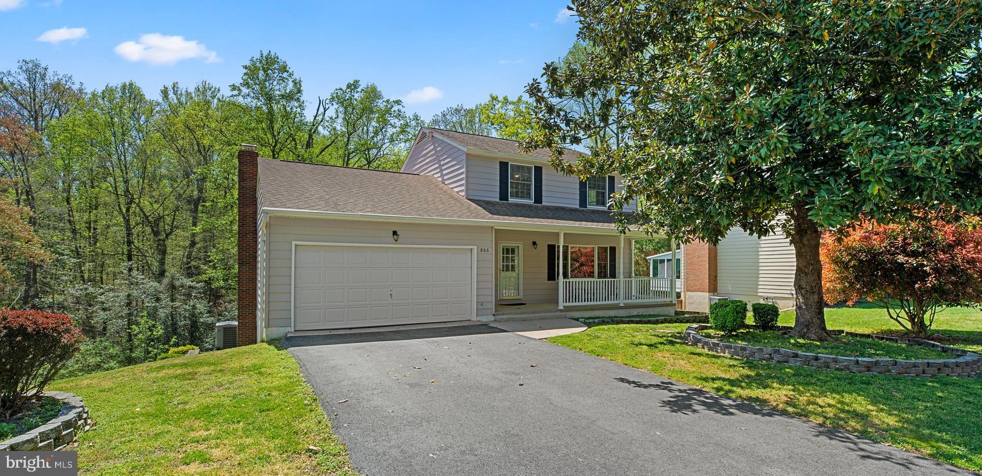 866 TWIN HARBOR DRIVE