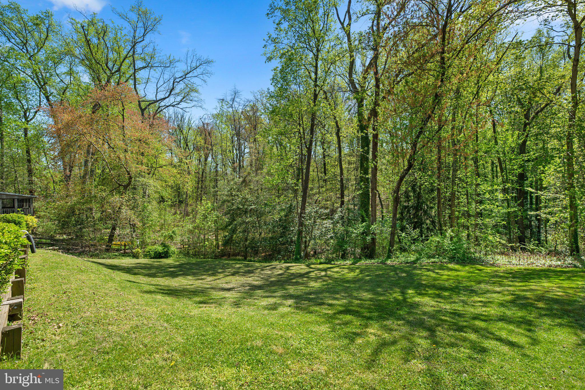 866 TWIN HARBOR DRIVE