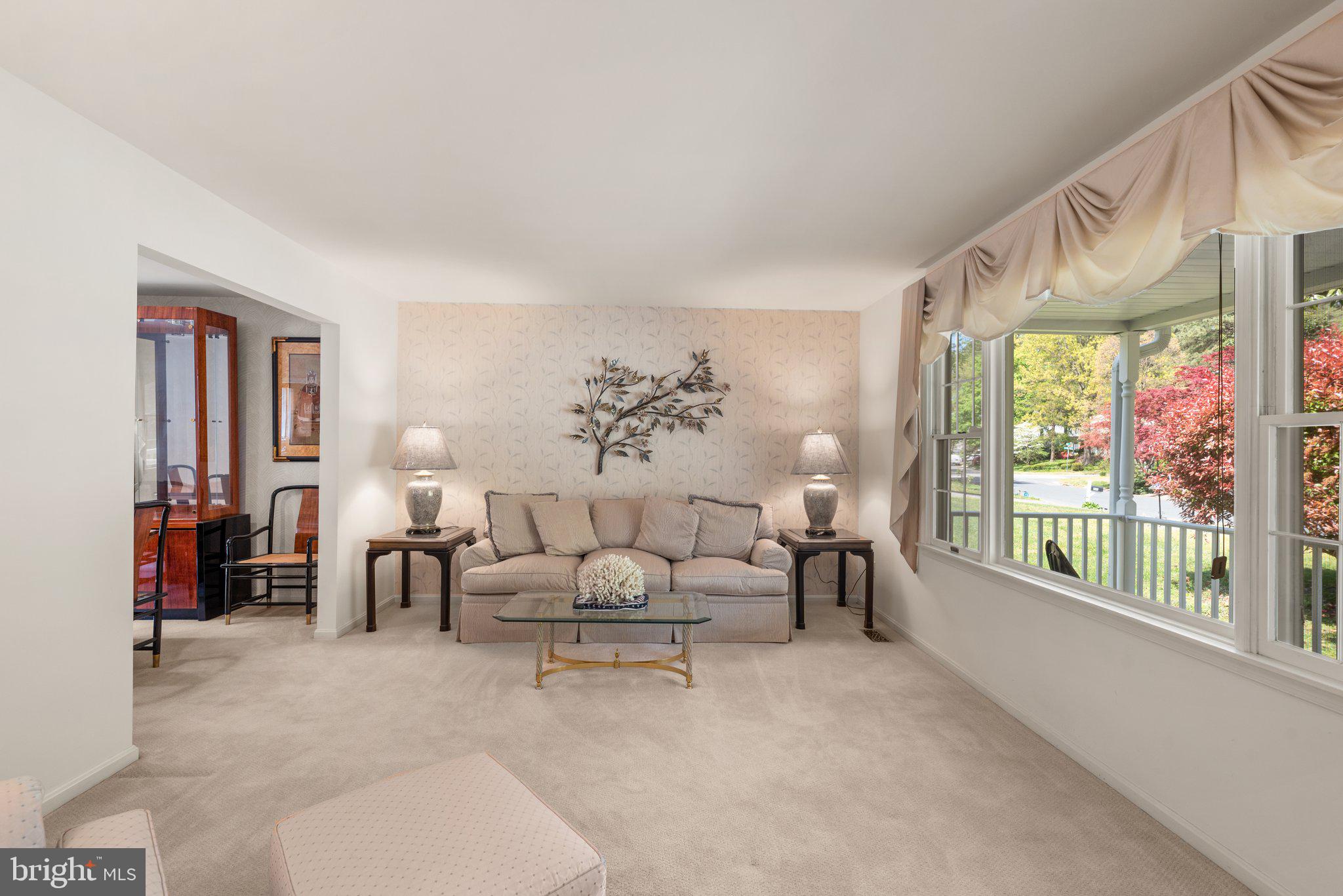 866 TWIN HARBOR DRIVE