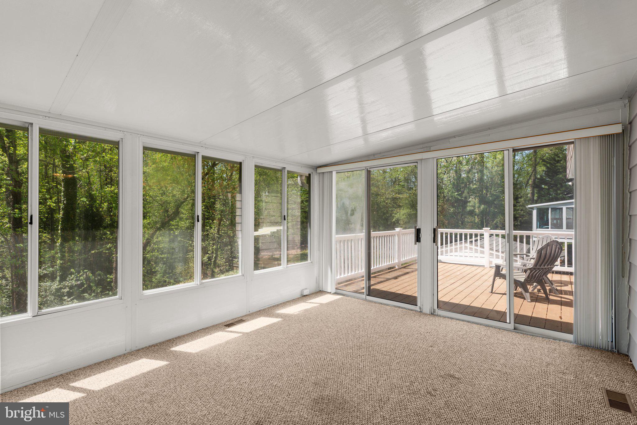 866 TWIN HARBOR DRIVE