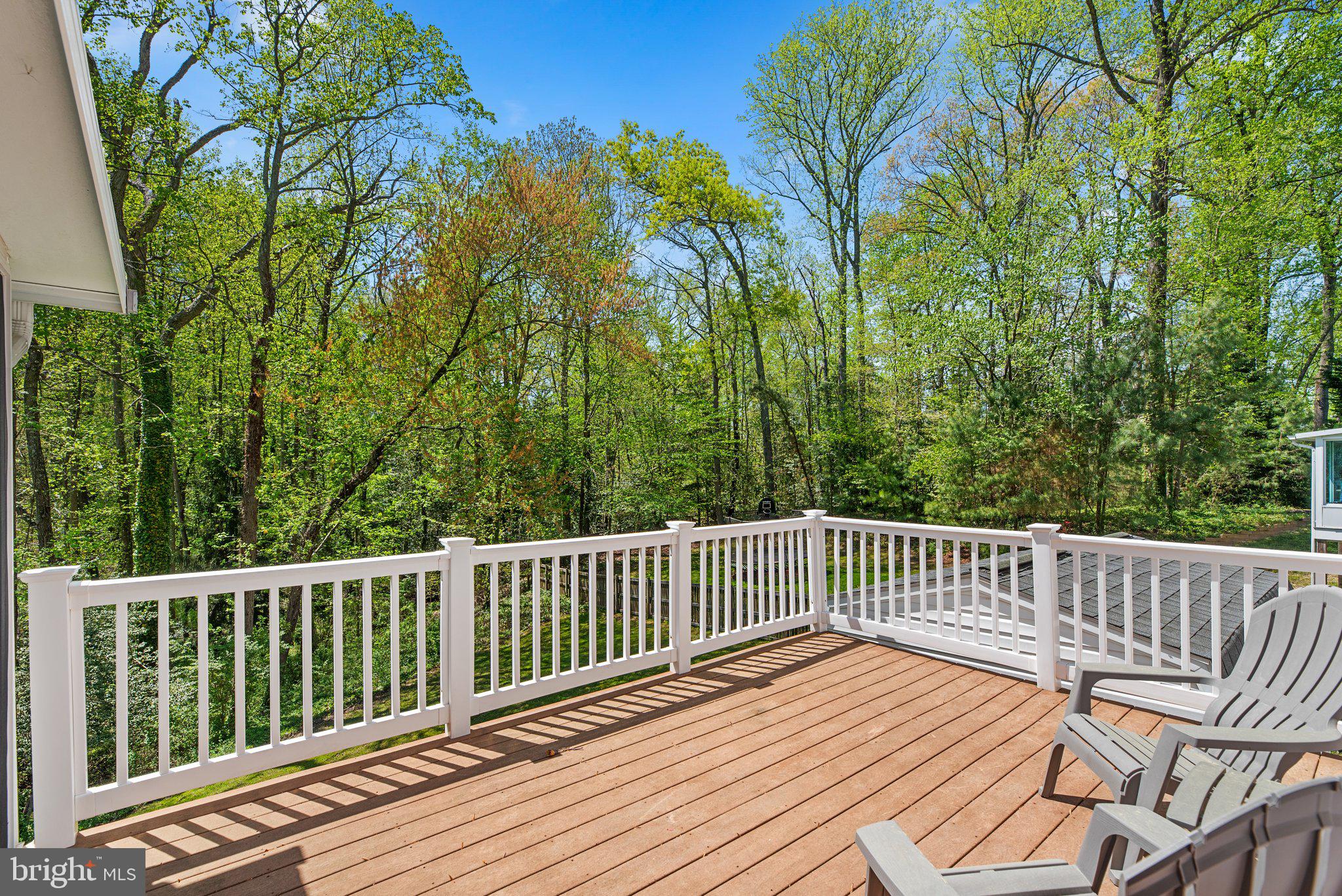 866 TWIN HARBOR DRIVE