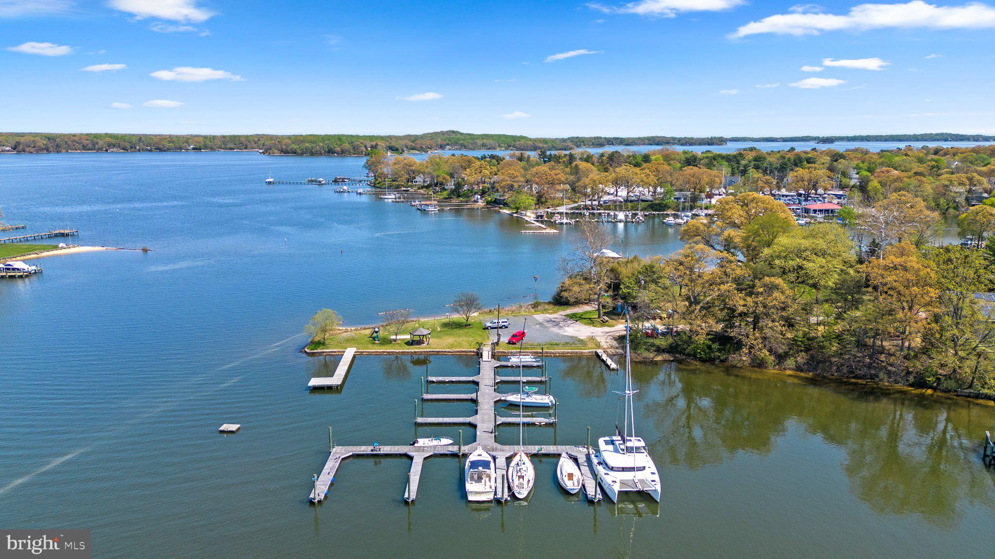 866 TWIN HARBOR DRIVE