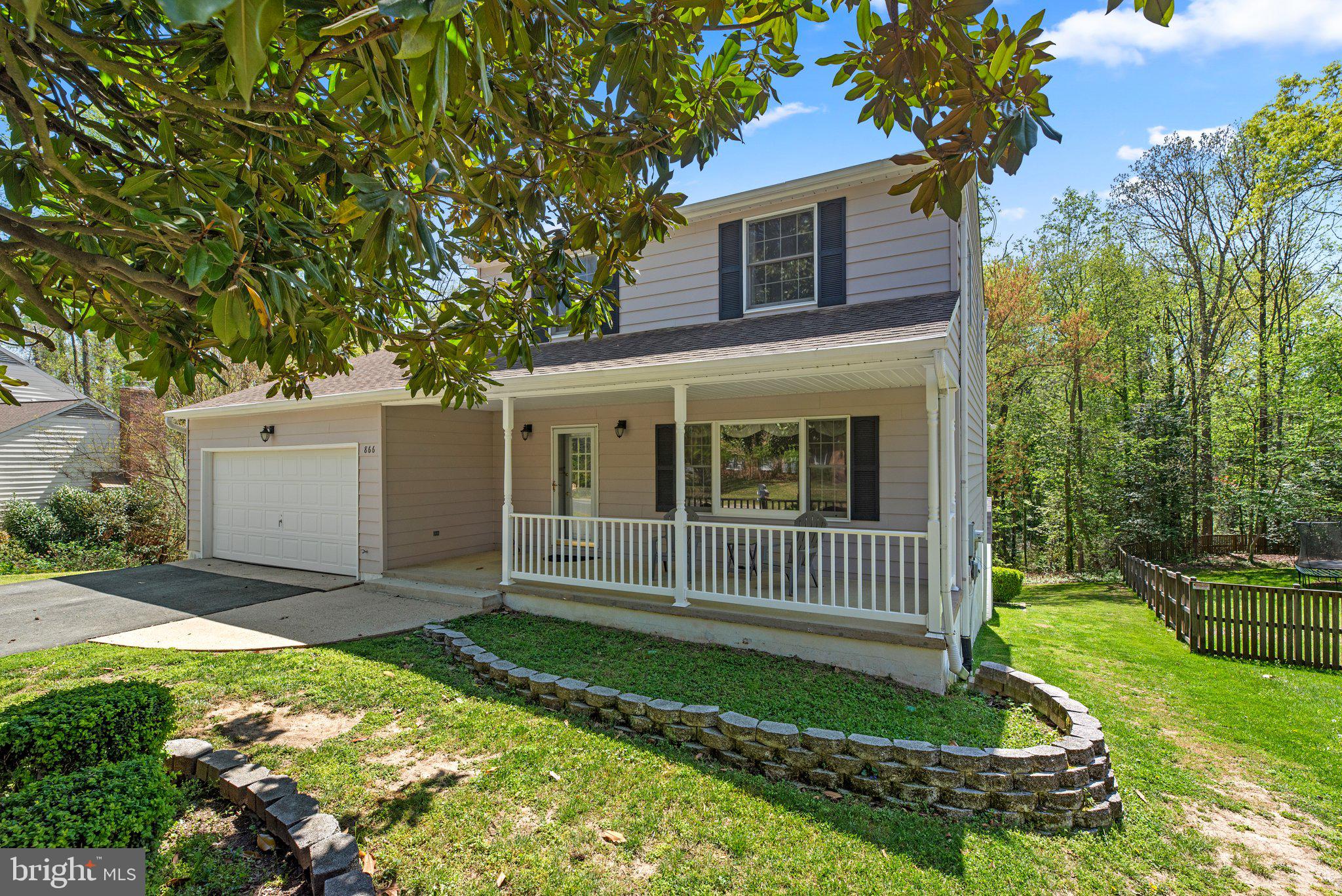 866 TWIN HARBOR DRIVE