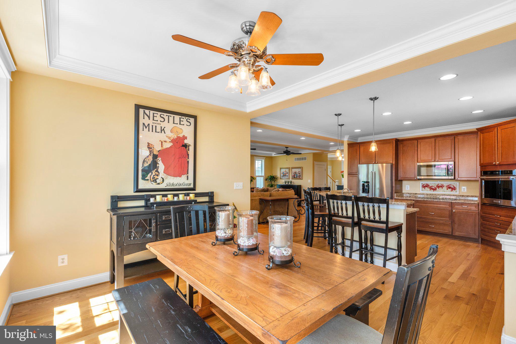 478 LAKESIDE DRIVE