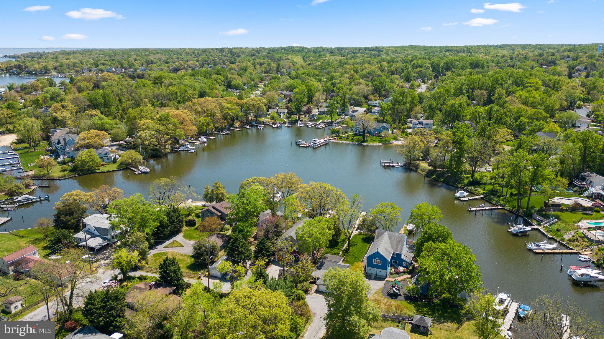 478 LAKESIDE DRIVE