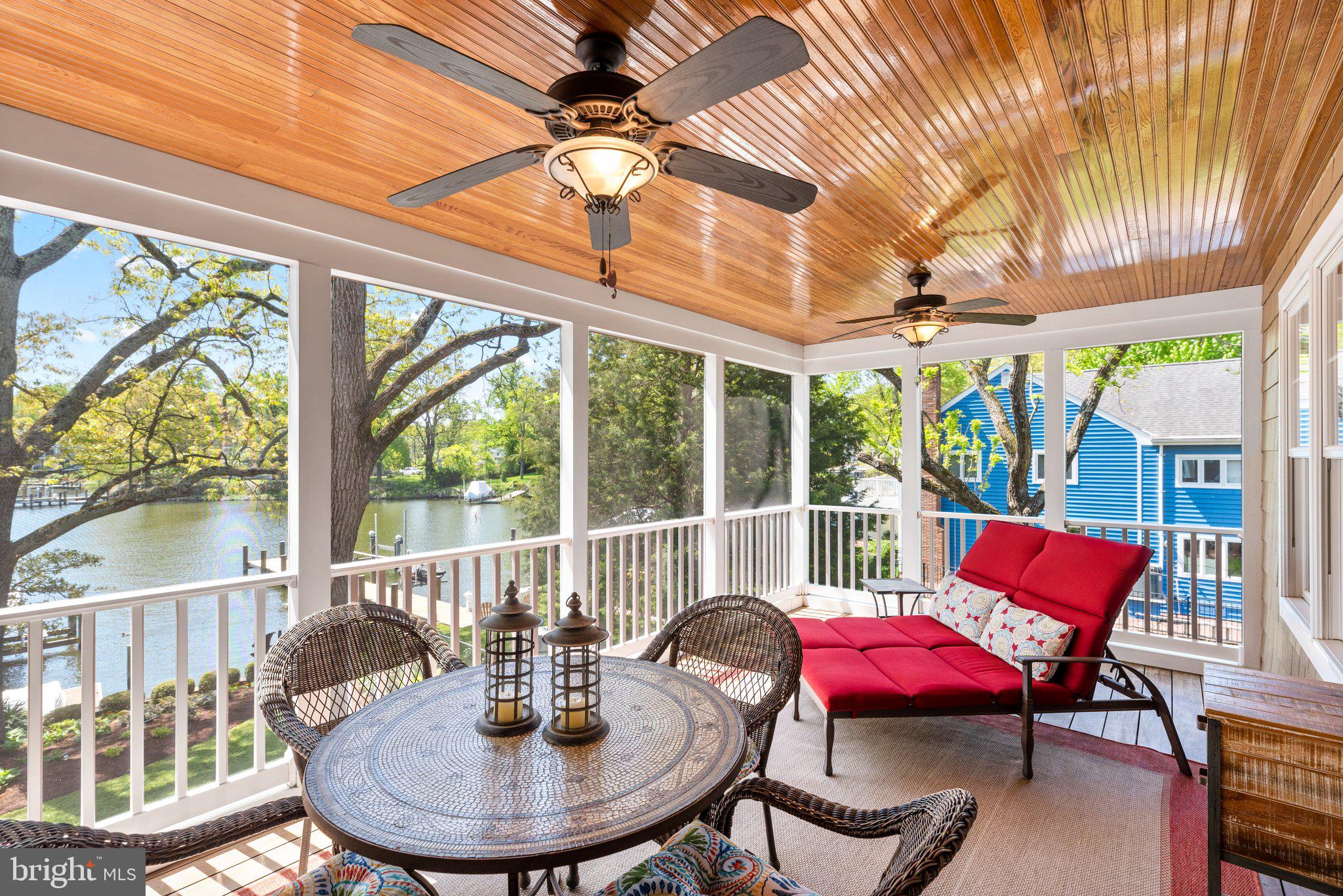 478 LAKESIDE DRIVE