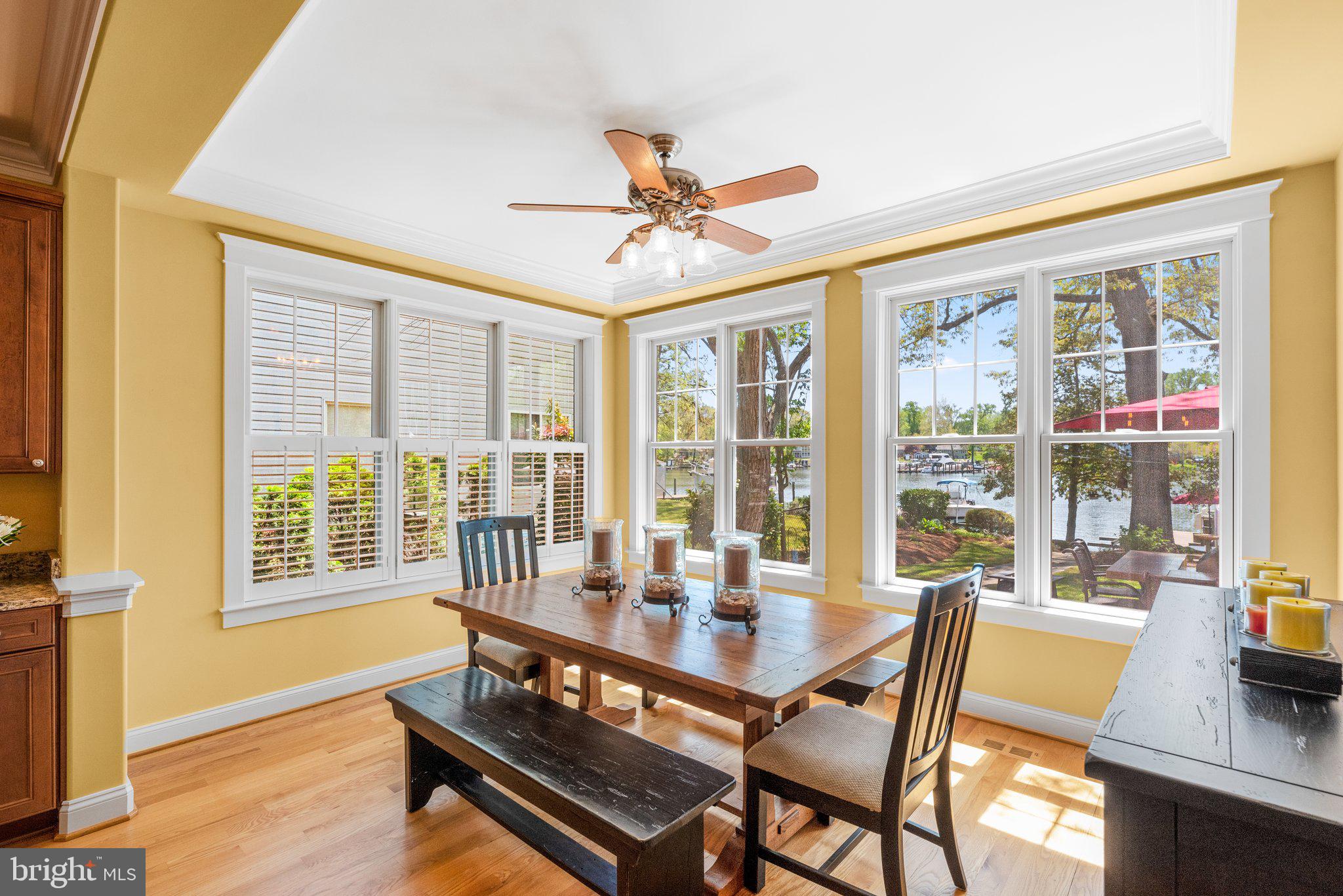 478 LAKESIDE DRIVE