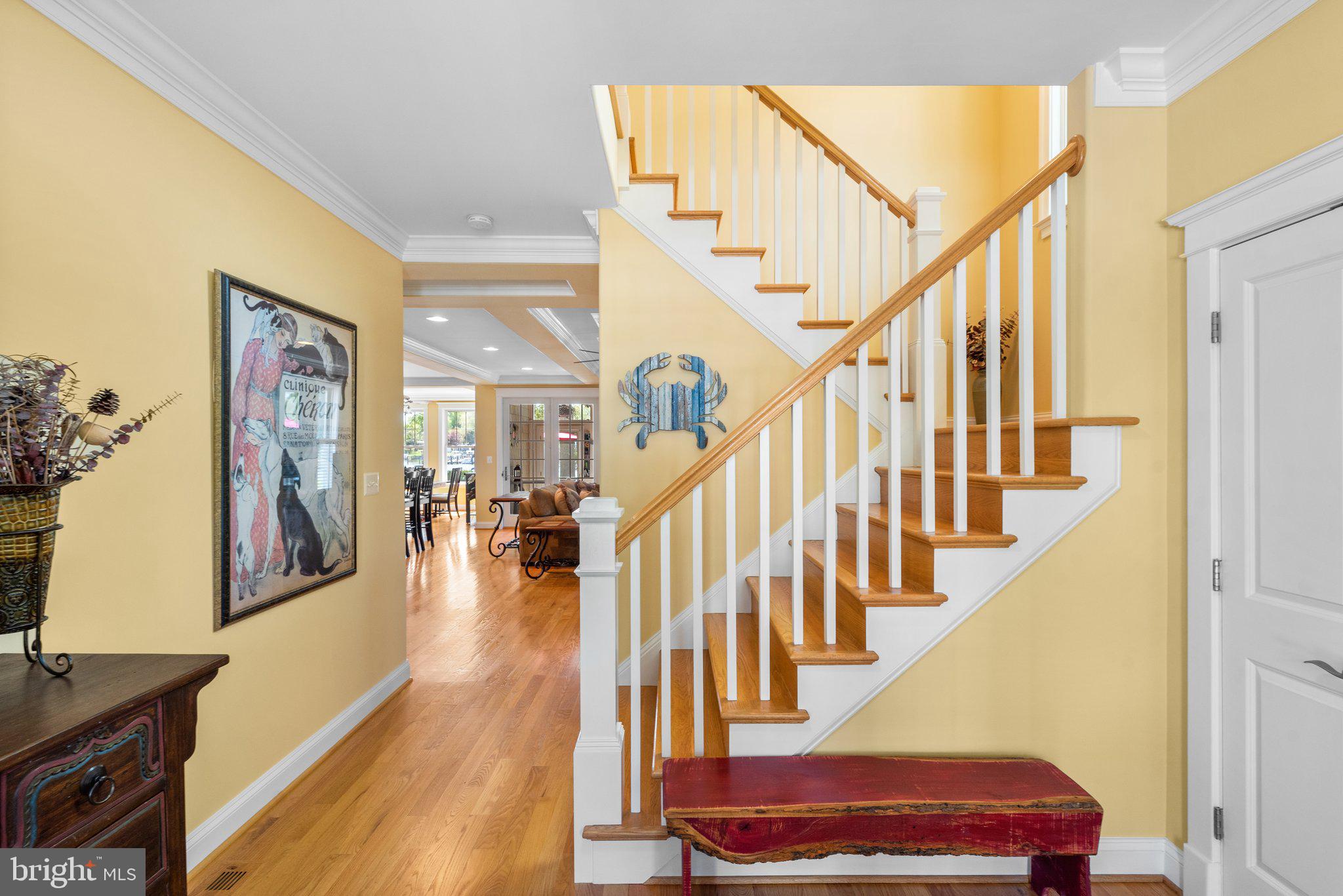 478 LAKESIDE DRIVE