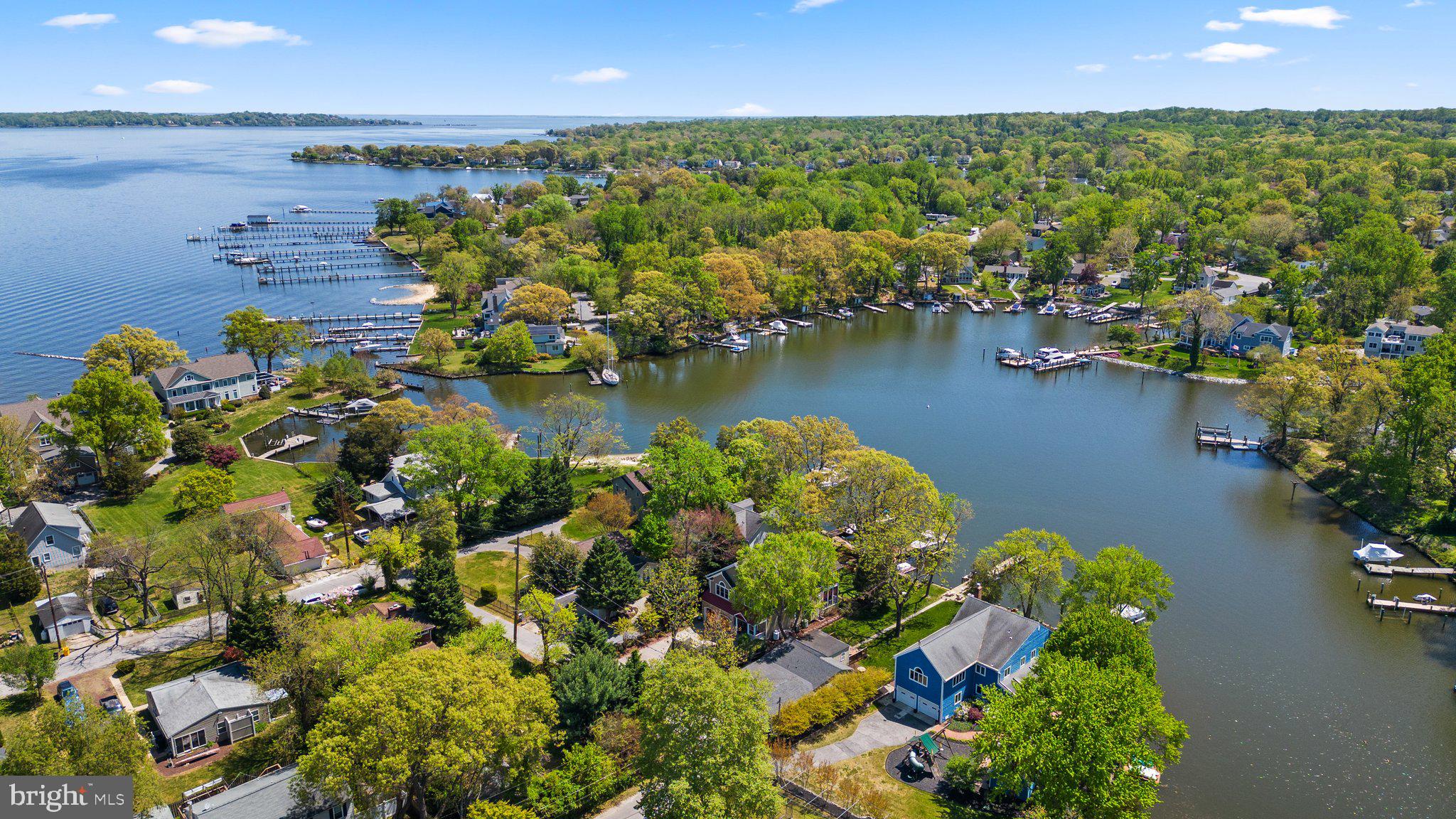 478 LAKESIDE DRIVE