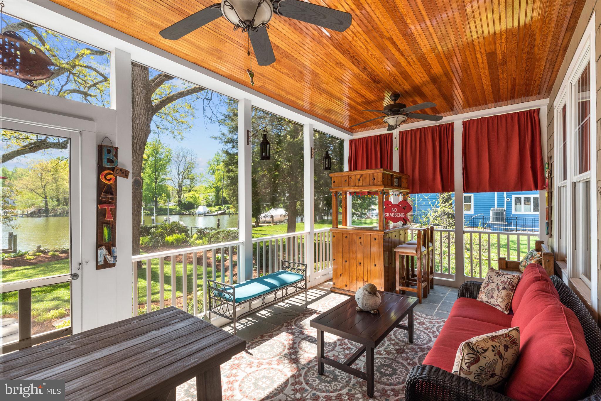 478 LAKESIDE DRIVE
