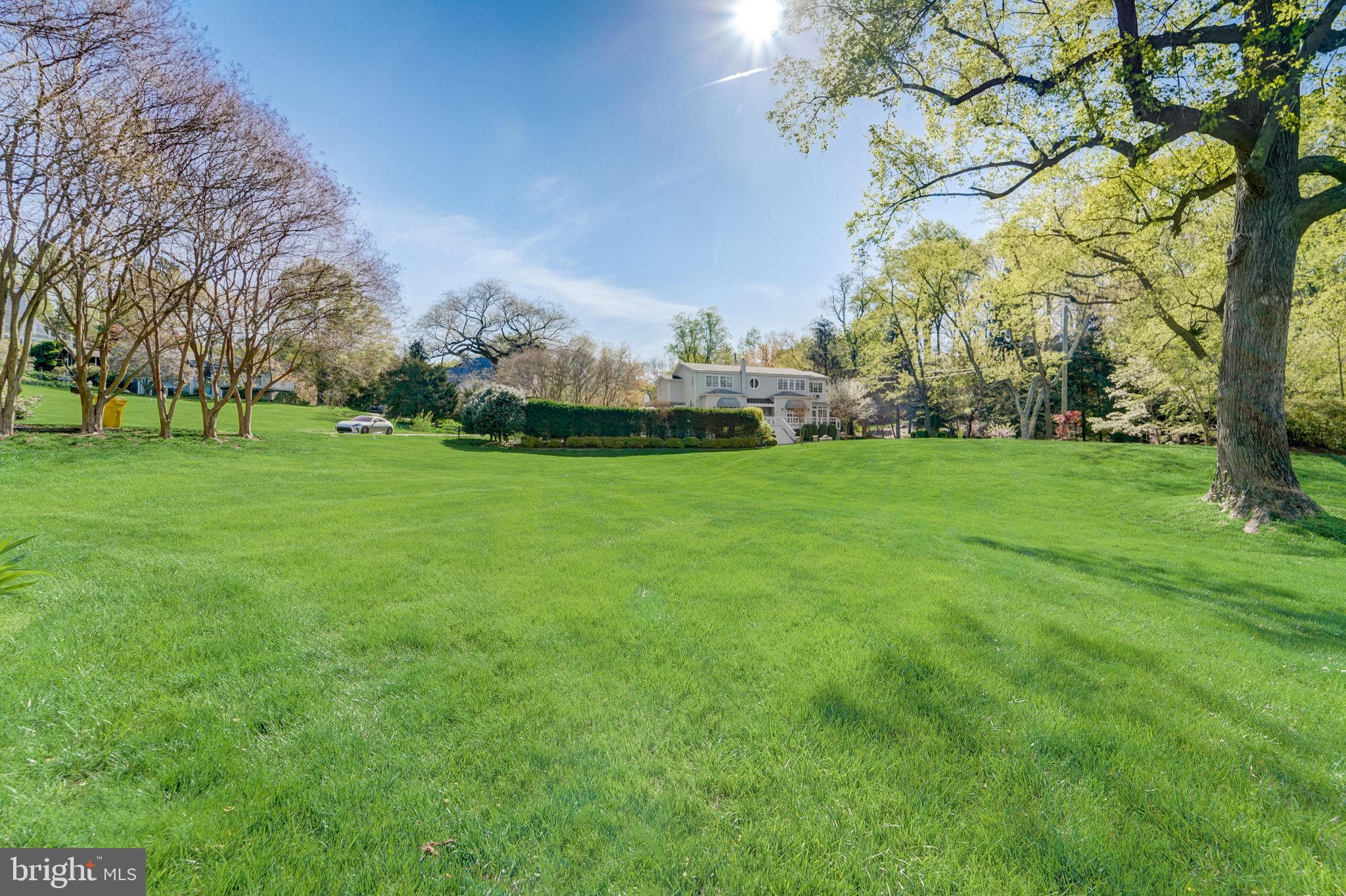 298 JOYCE LANE W