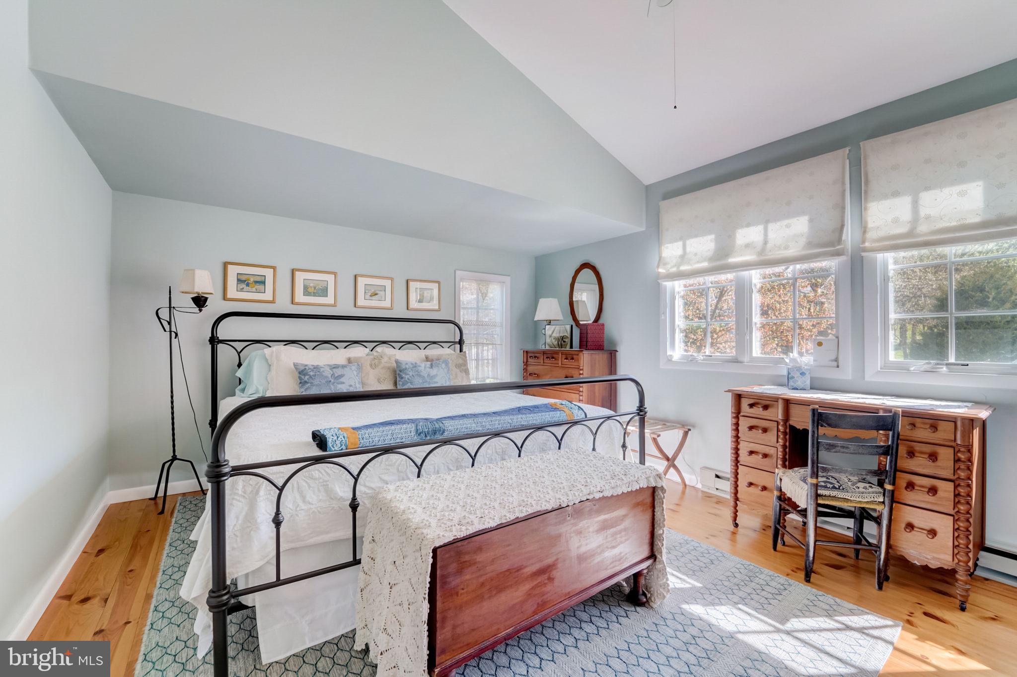298 JOYCE LANE W