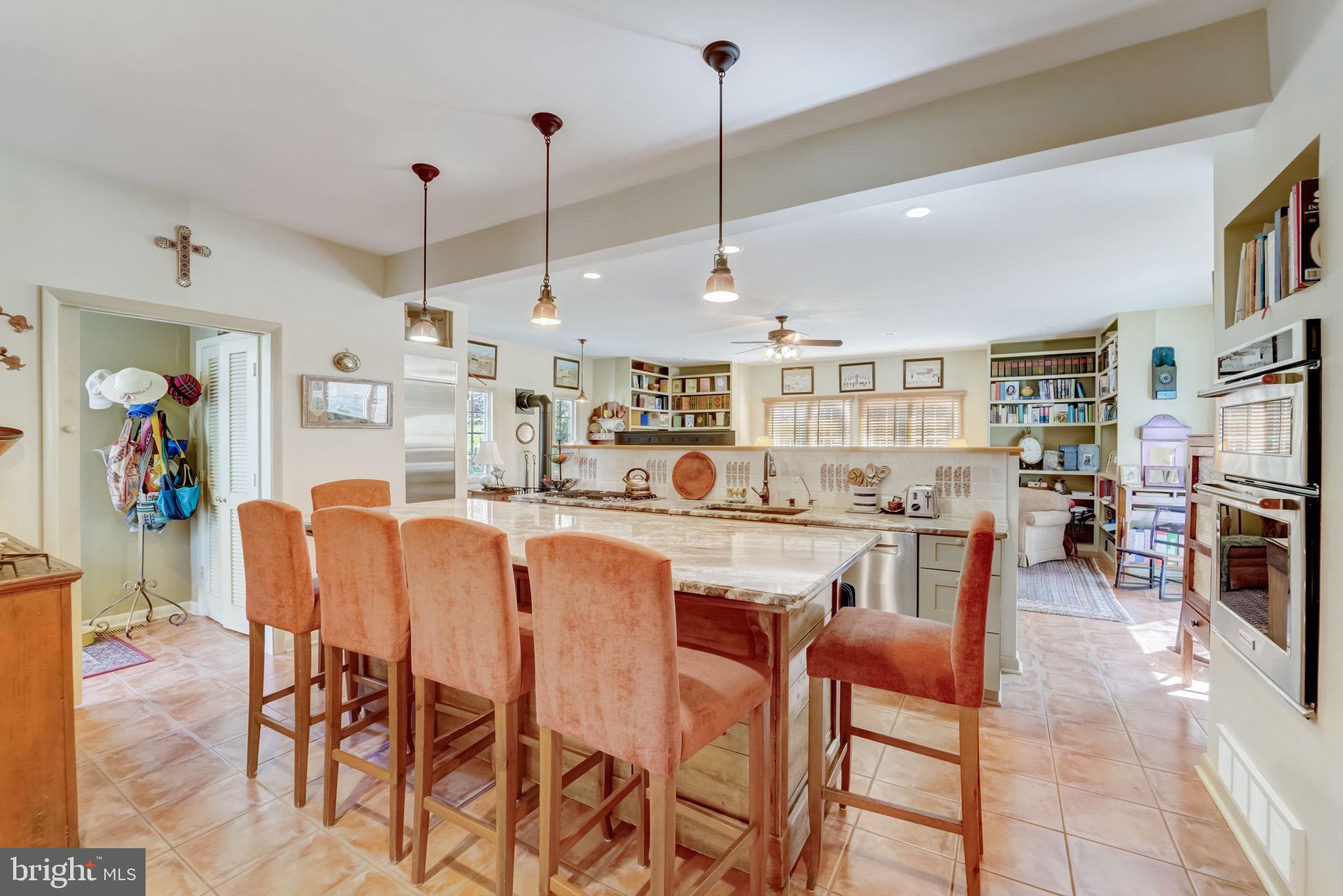 298 JOYCE LANE W