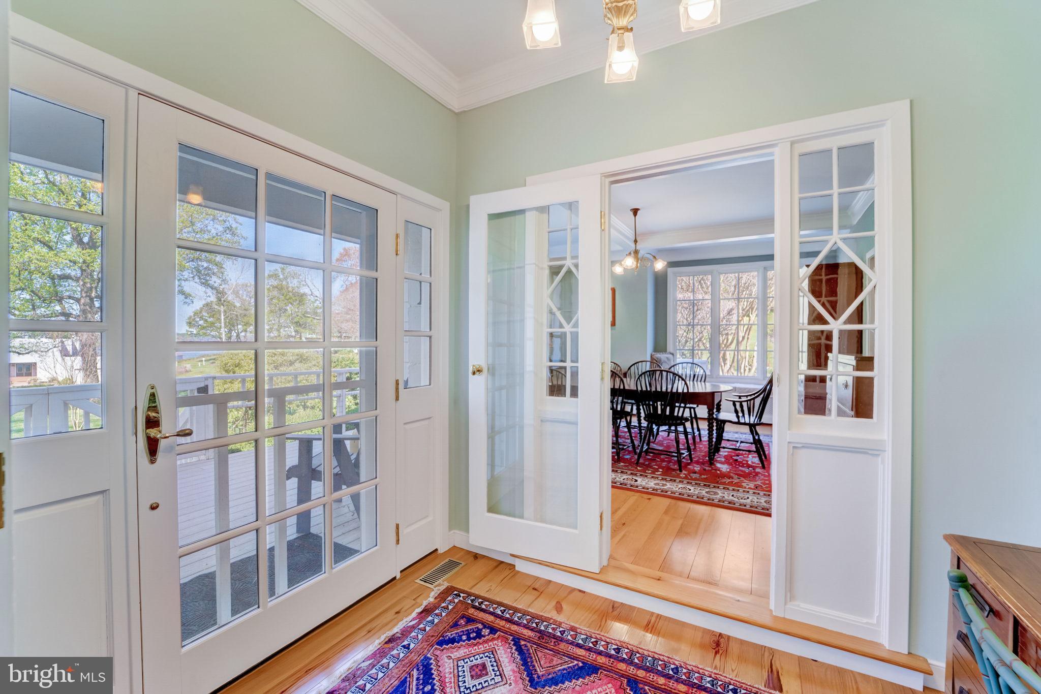 298 JOYCE LANE W
