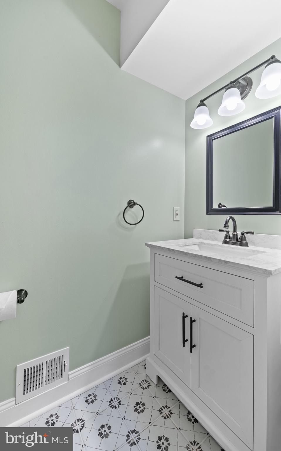 5630 DARTMOUTH STREET