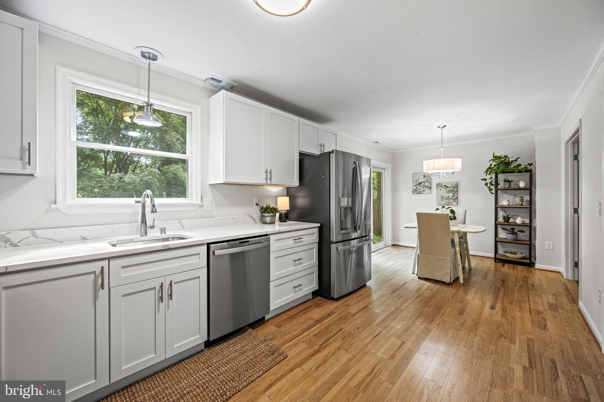 1504 MANOR VIEW ROAD