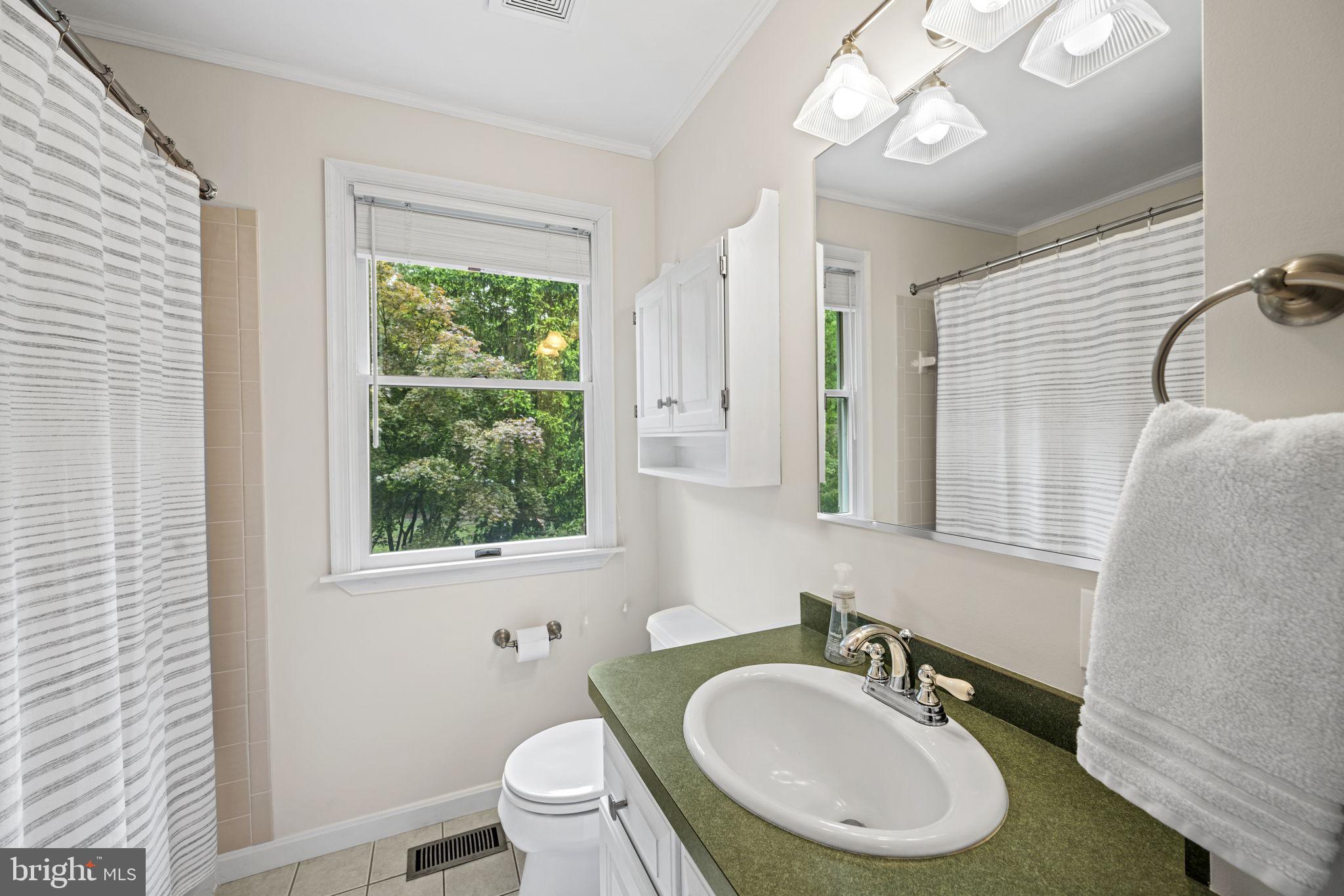 1504 MANOR VIEW ROAD