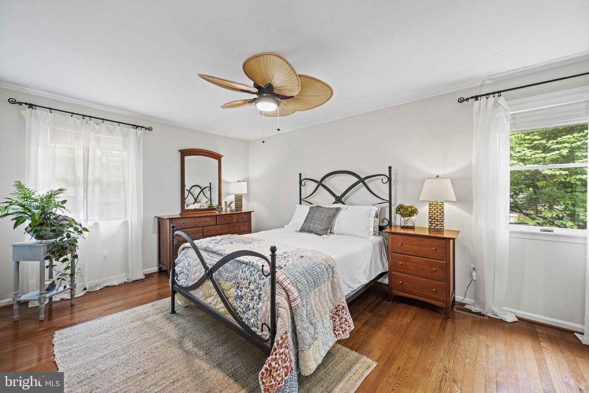 1504 MANOR VIEW ROAD