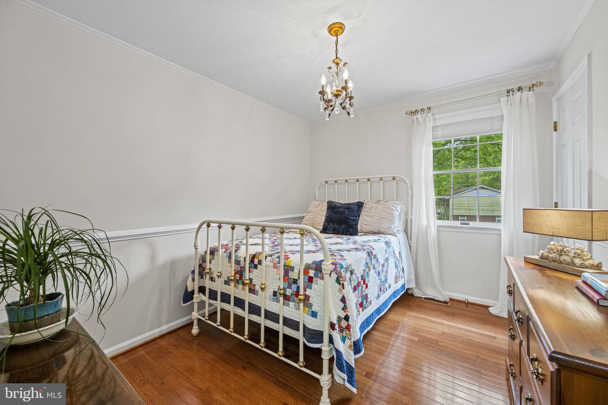 1504 MANOR VIEW ROAD