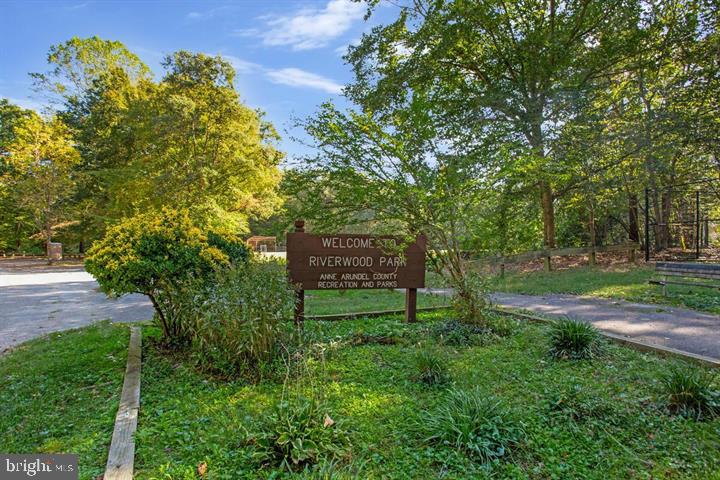 1504 MANOR VIEW ROAD